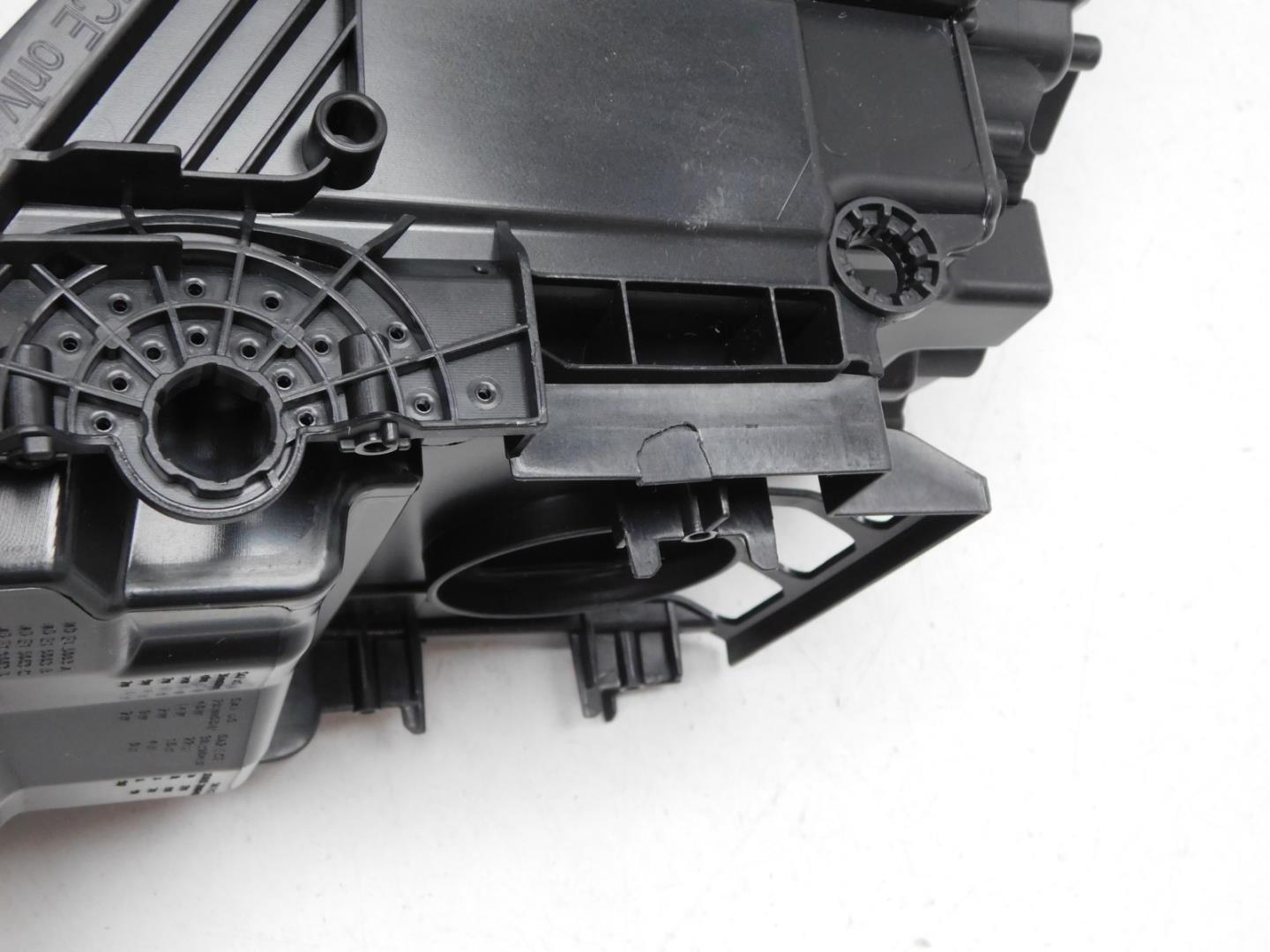 Корпус фары правой