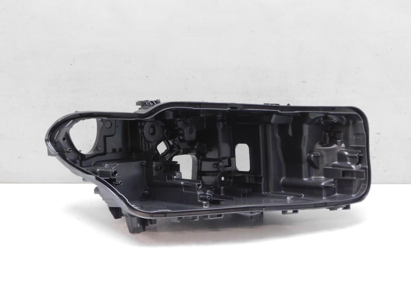 Корпус фары правой