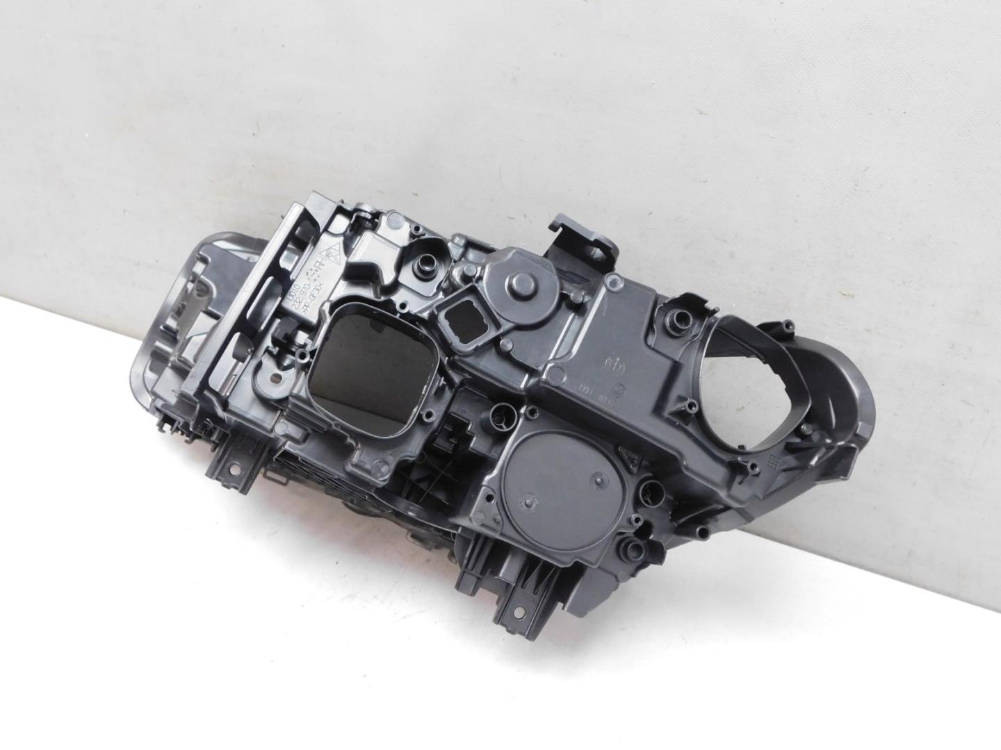 Корпус фары правой