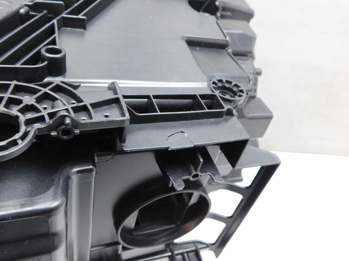 Корпус фары правой