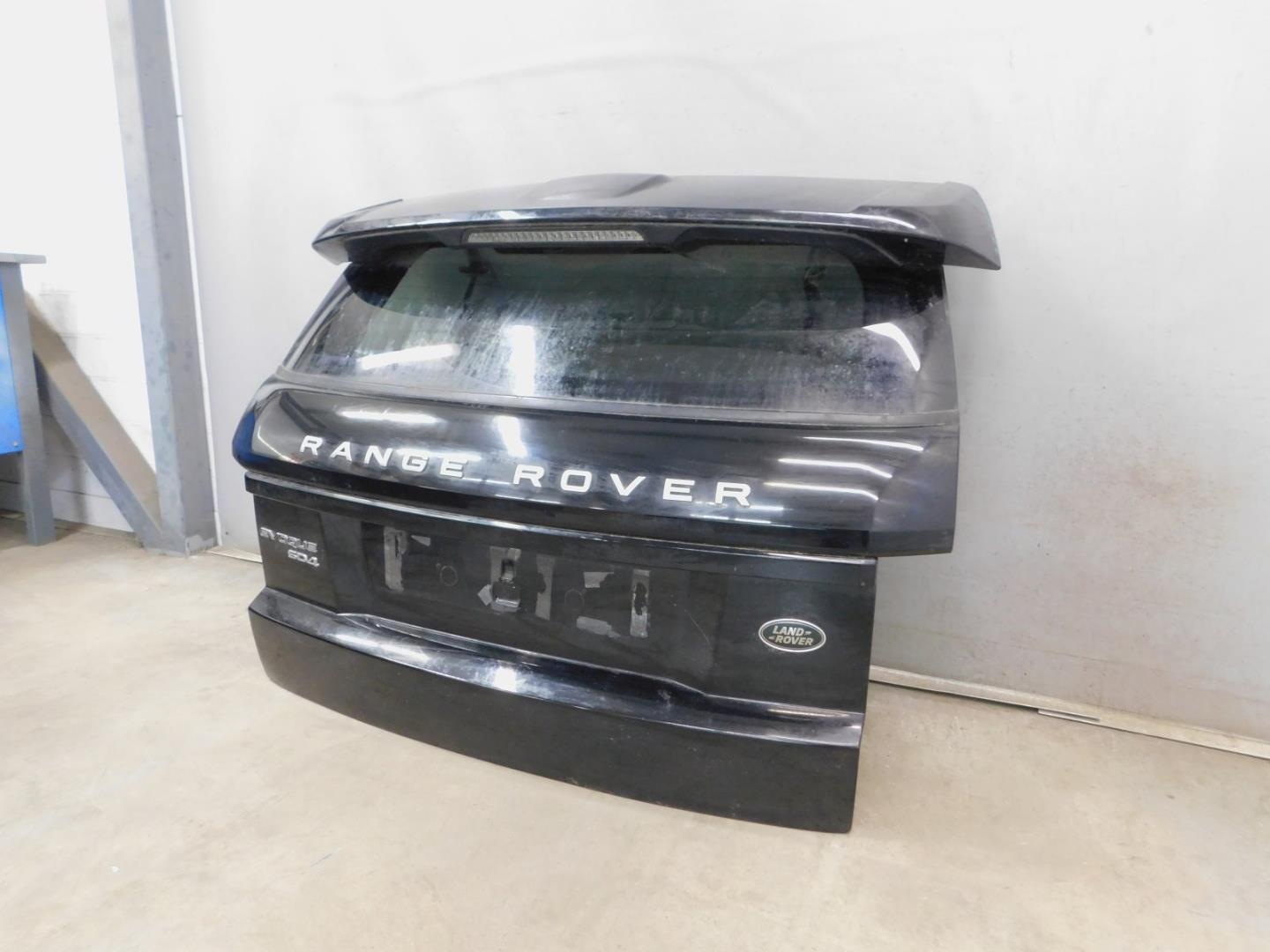 Дверь багажника