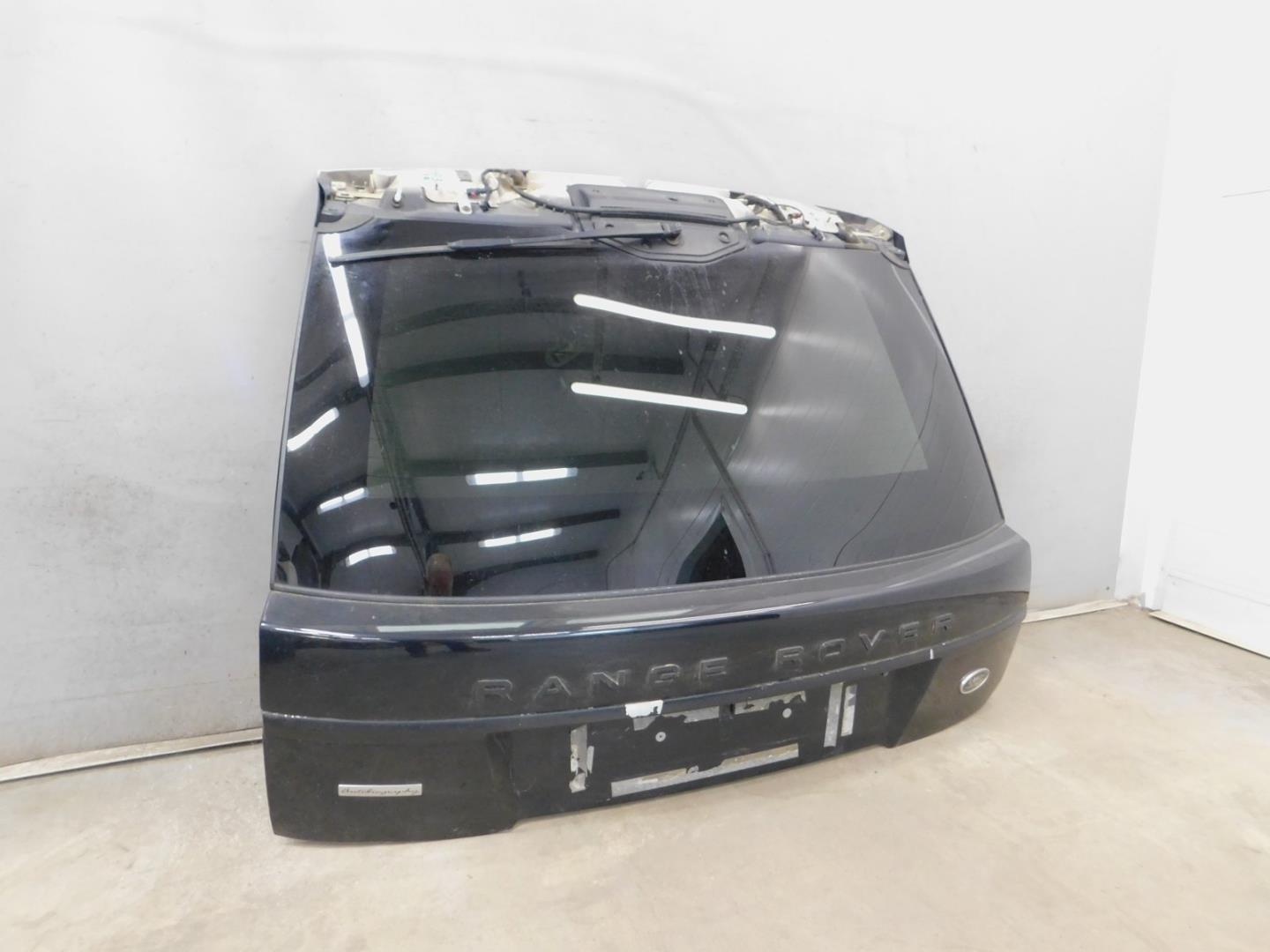 Дверь багажника