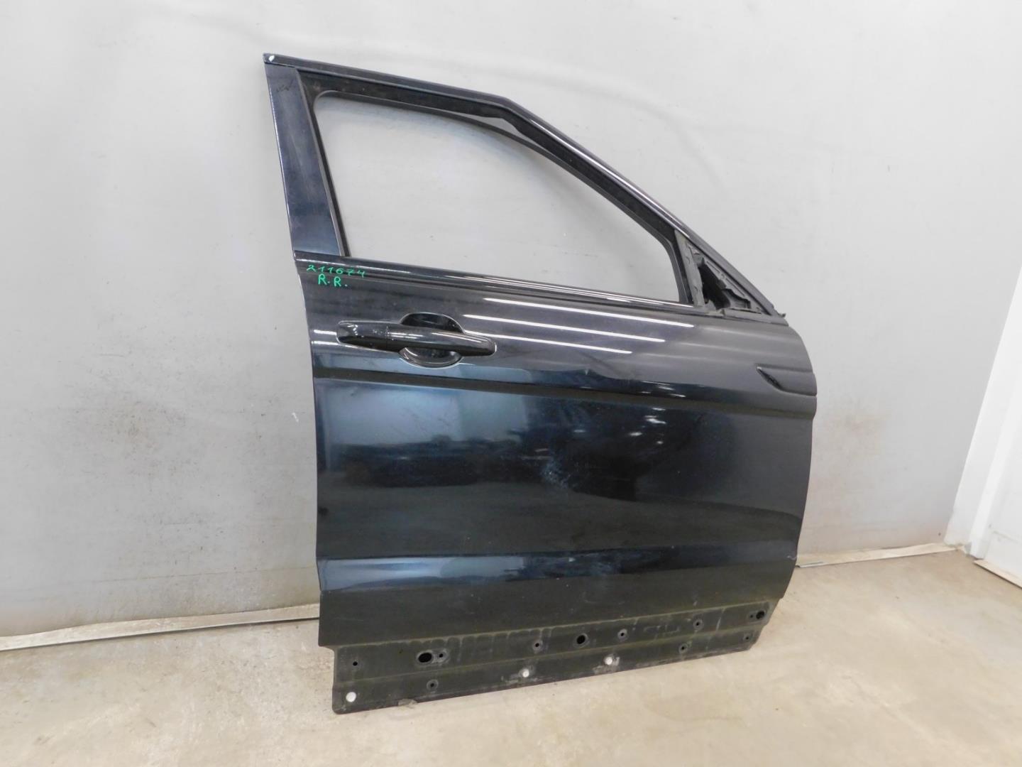 Дверь передняя правая