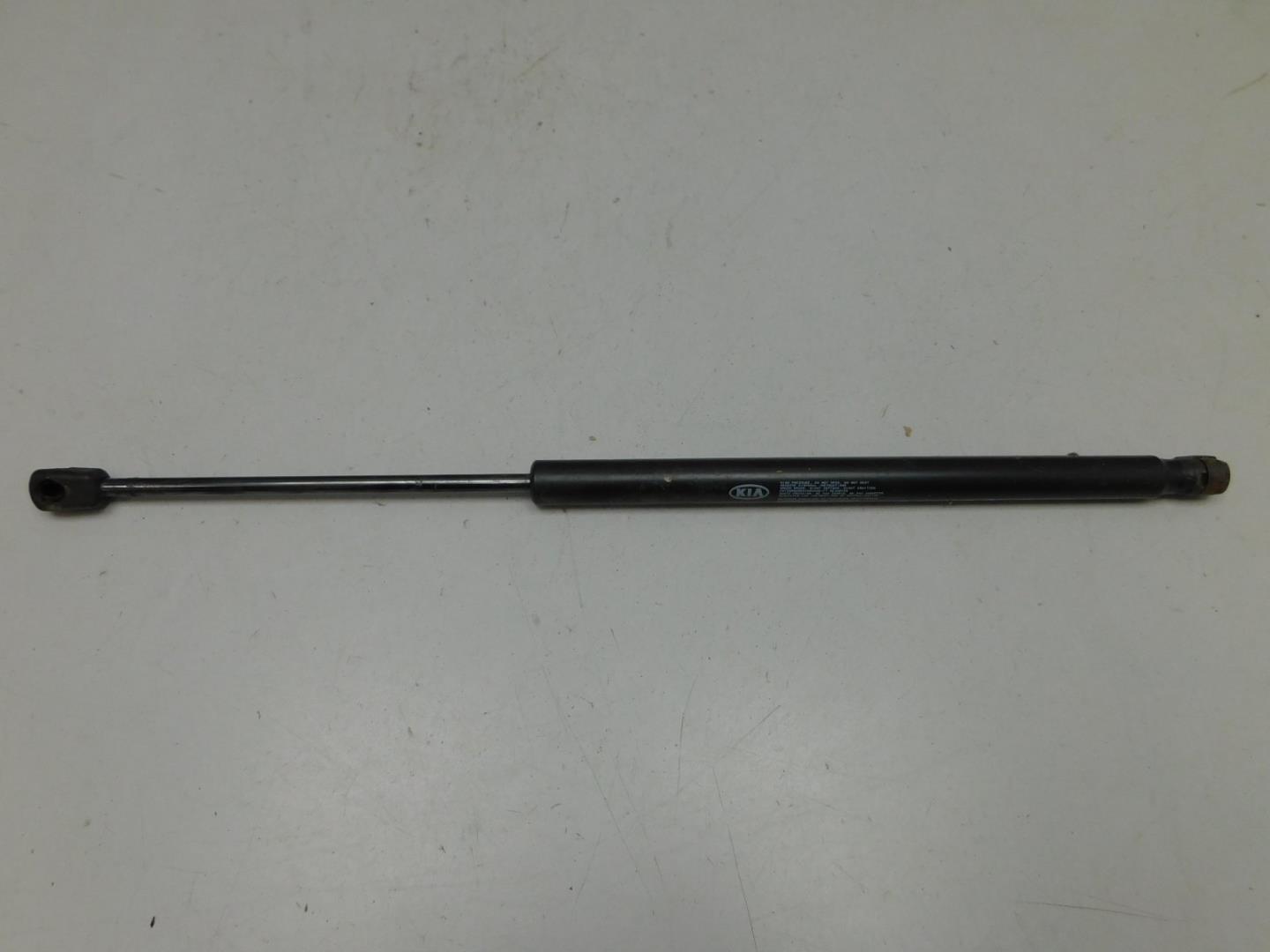 Амортизатор двери багажника