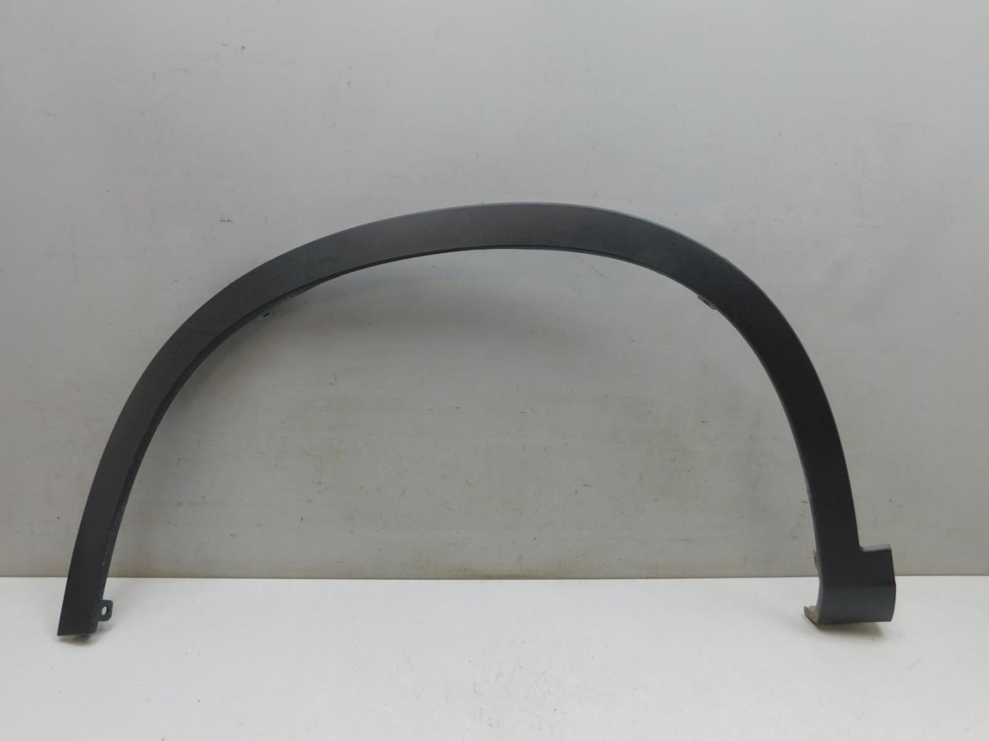 Накладка переднего крыла левого