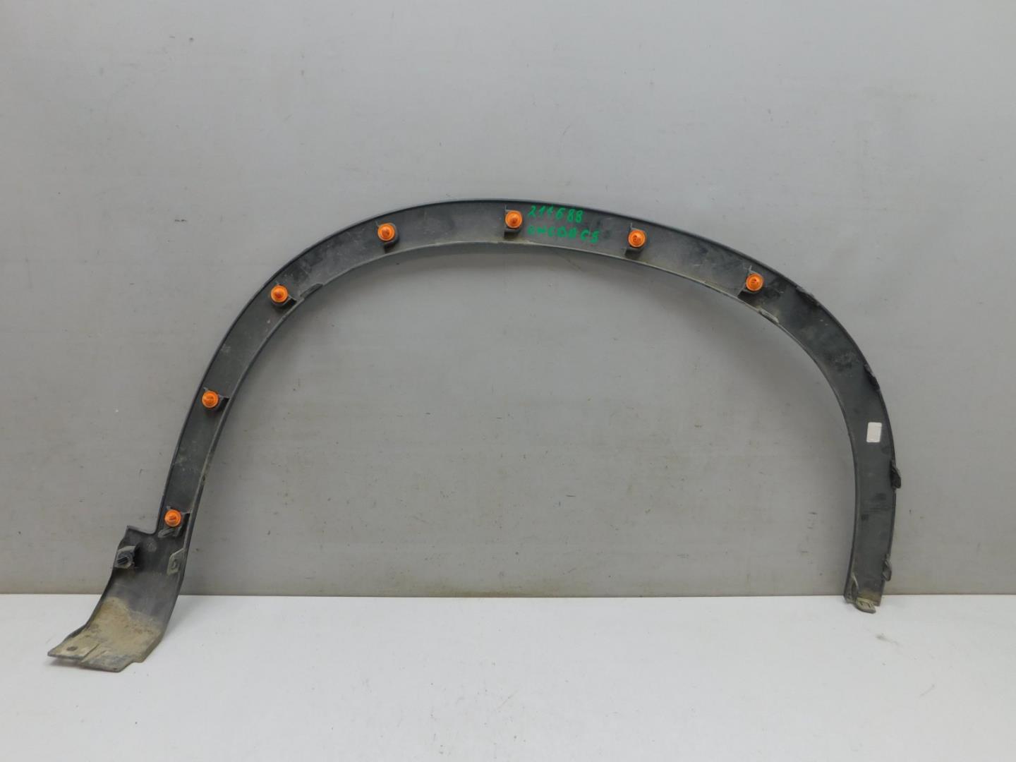 Накладка переднего крыла левого