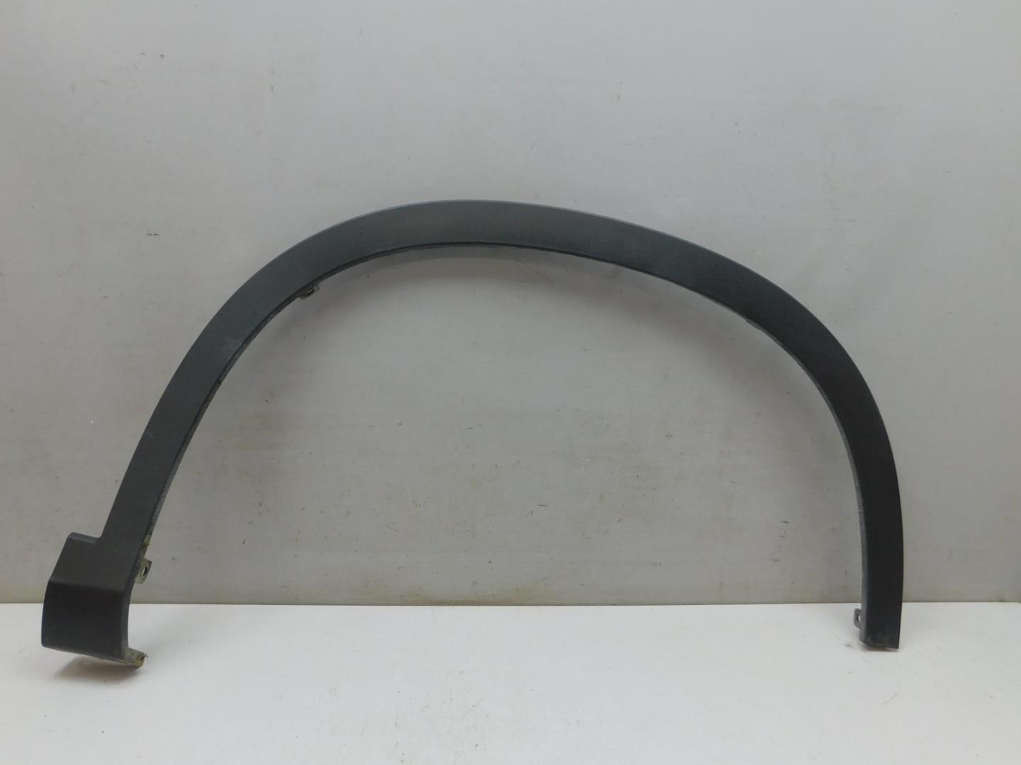 Накладка переднего крыла правого