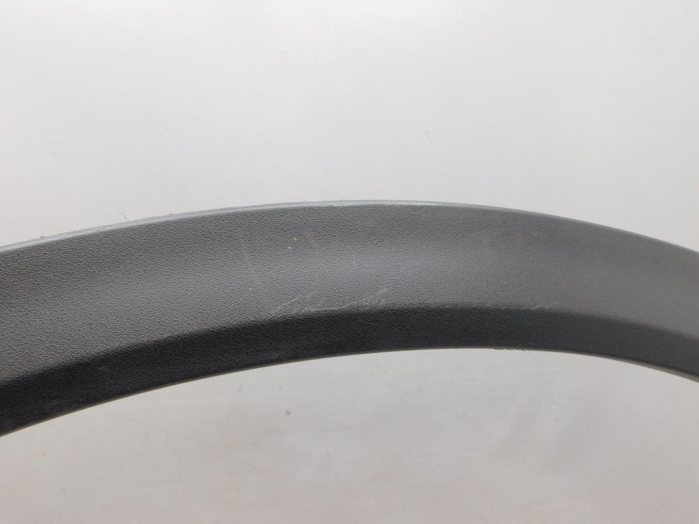 Накладка переднего крыла правого