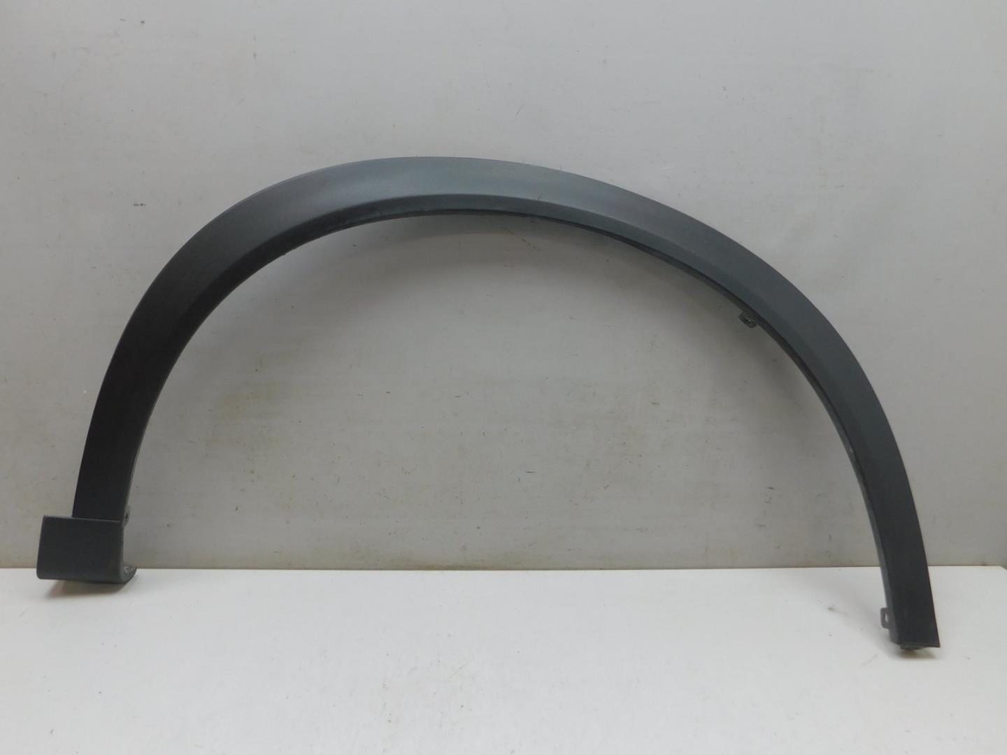 Накладка переднего крыла правого