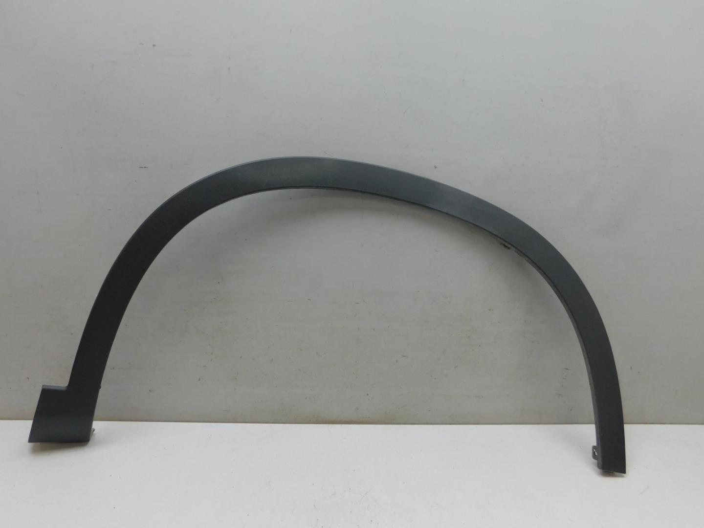 Накладка переднего крыла правого