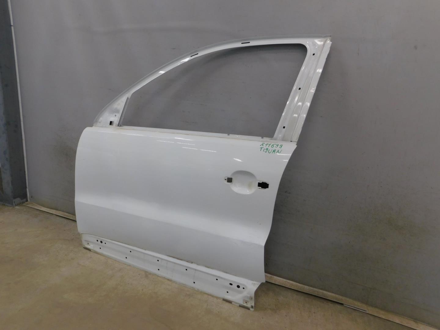 Дверь передняя левая