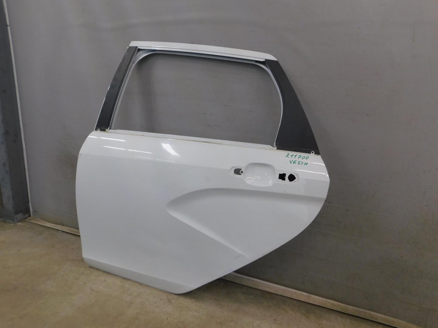 Дверь задняя левая