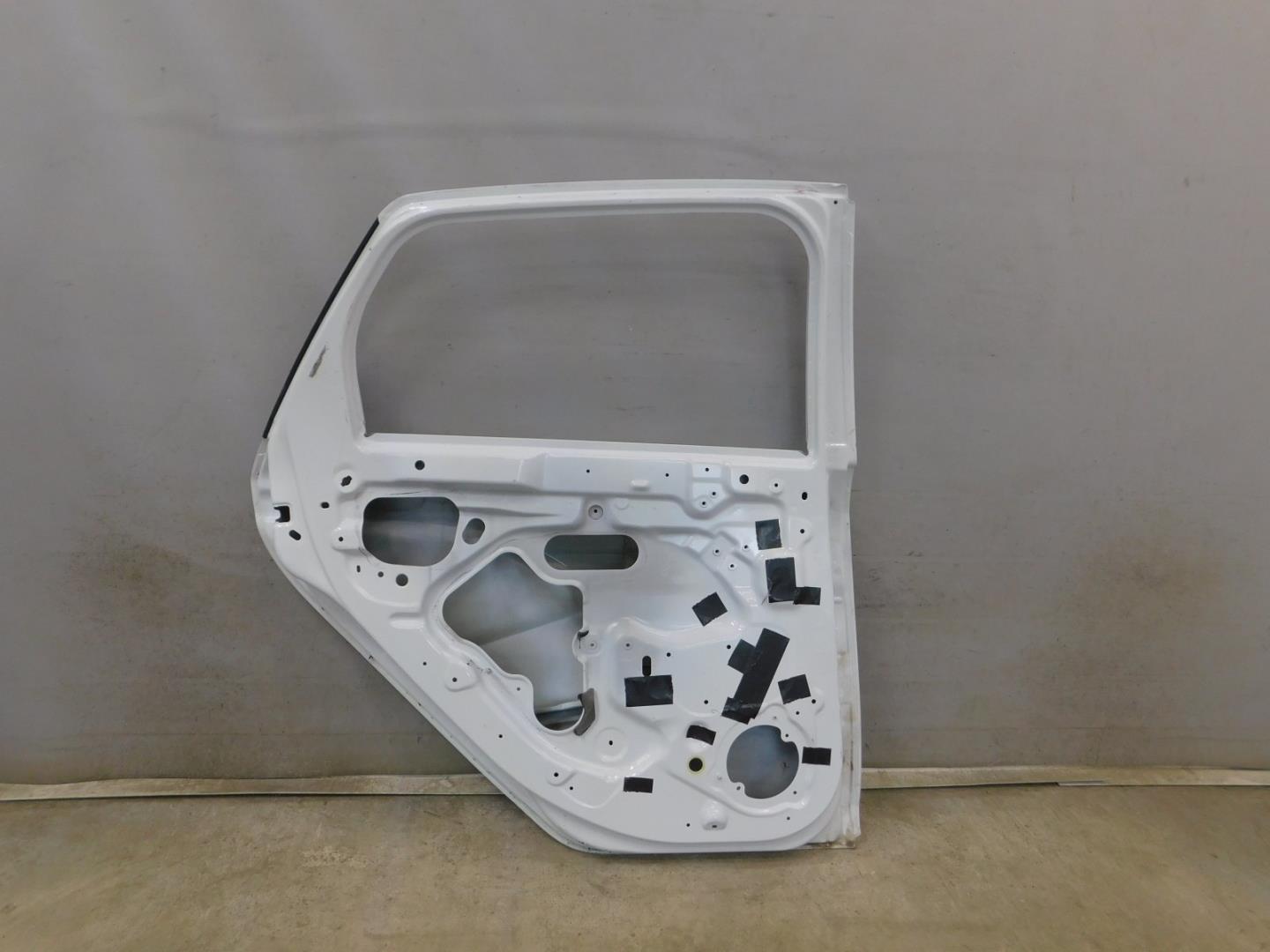 Дверь задняя левая