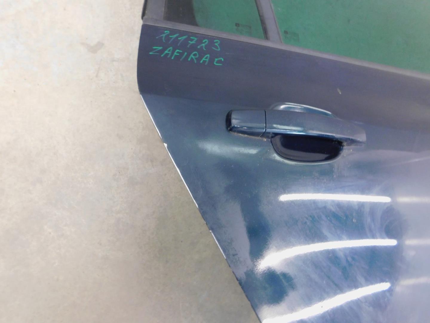 Дверь задняя правая