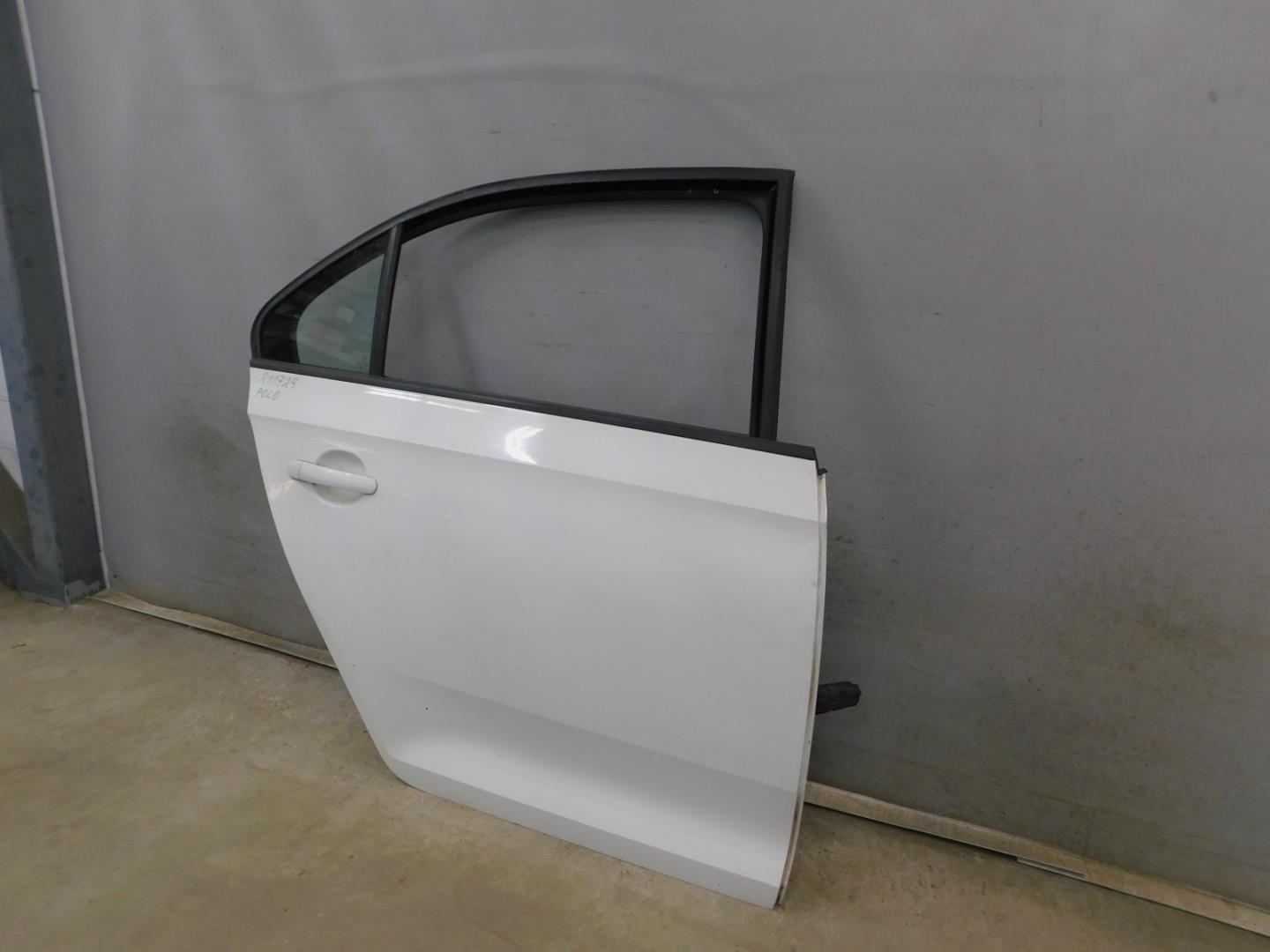 Дверь задняя правая