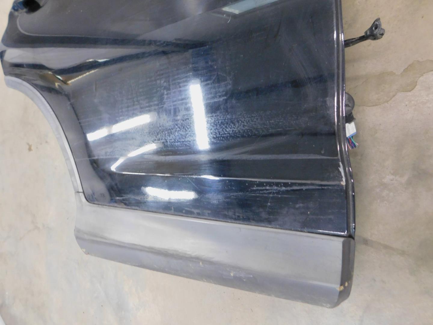 Дверь задняя правая