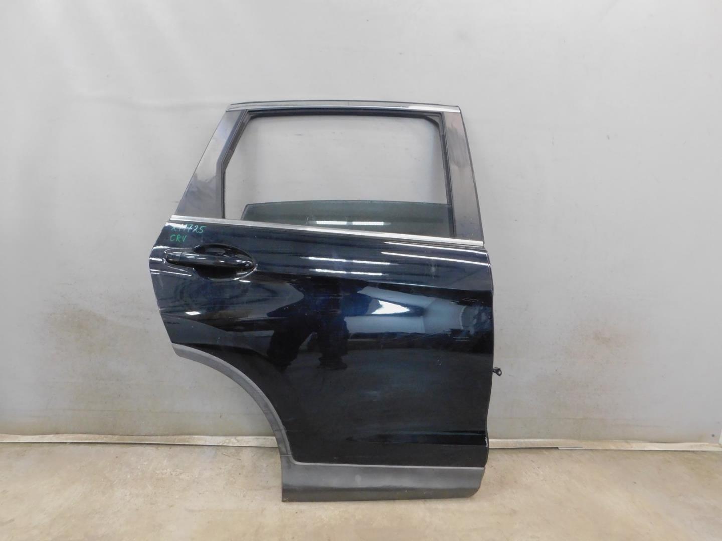 Дверь задняя правая