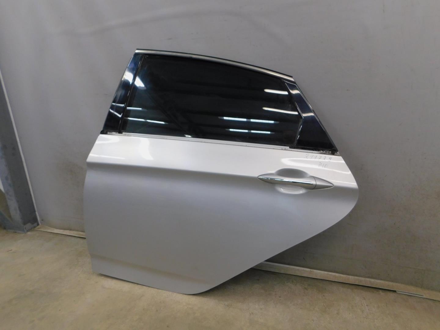 Дверь задняя левая