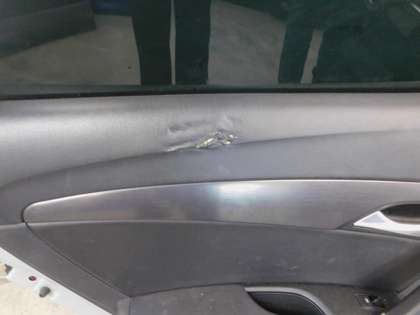 Дверь задняя левая