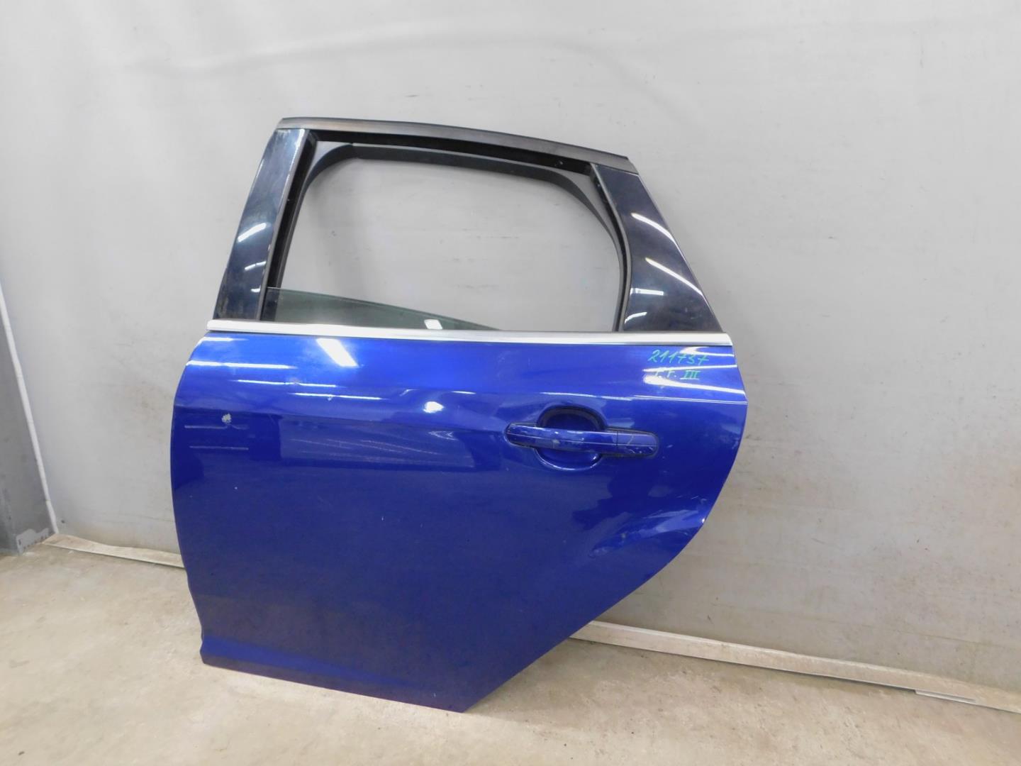 Дверь задняя левая