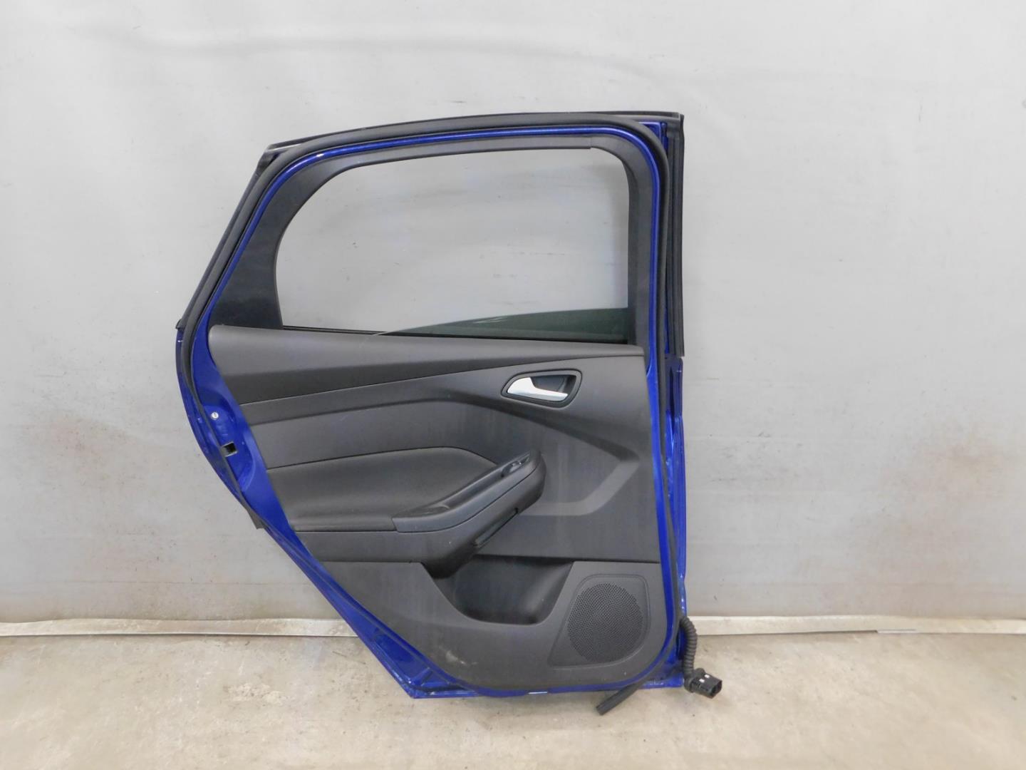 Дверь задняя левая