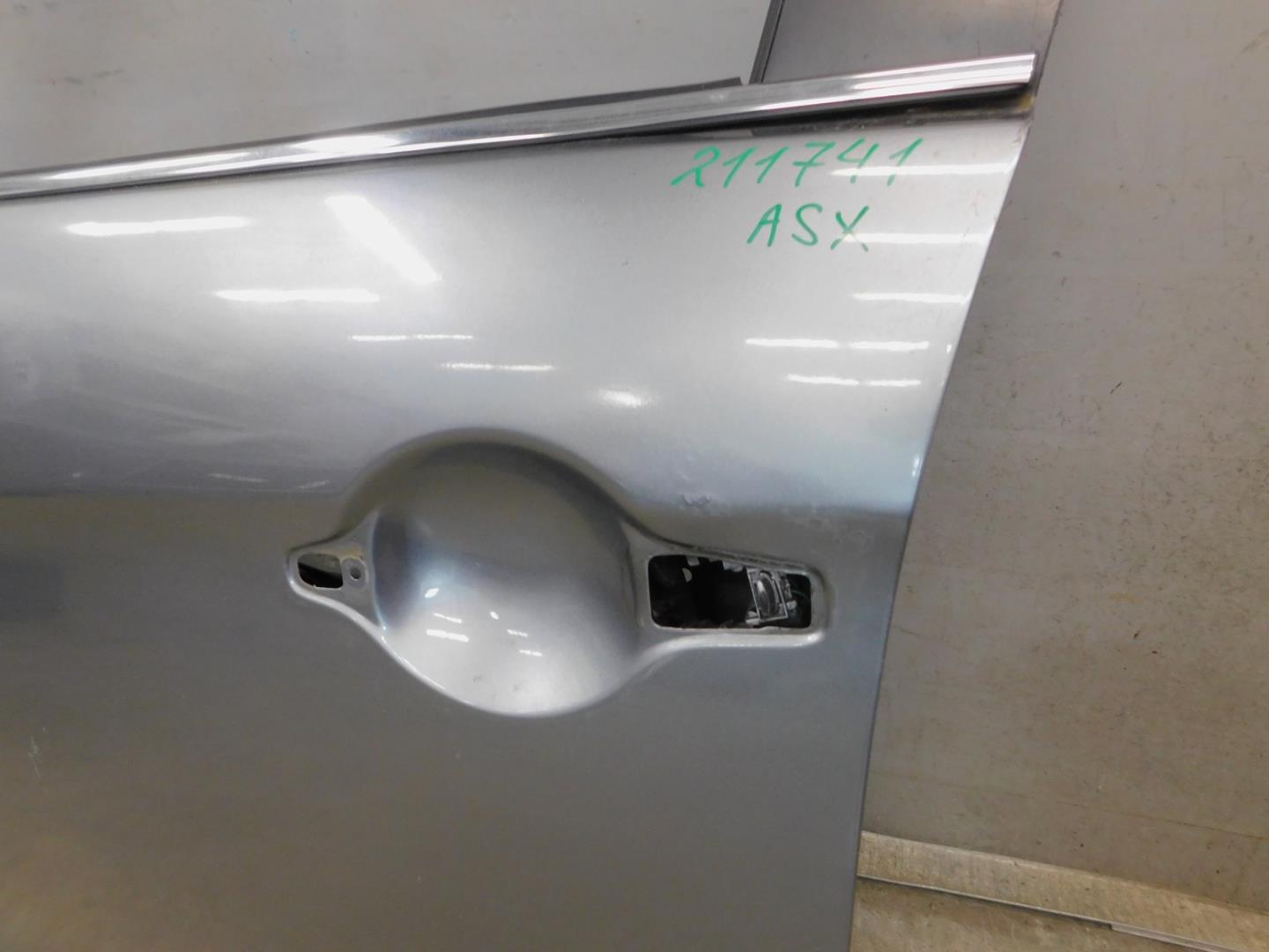 Дверь передняя левая