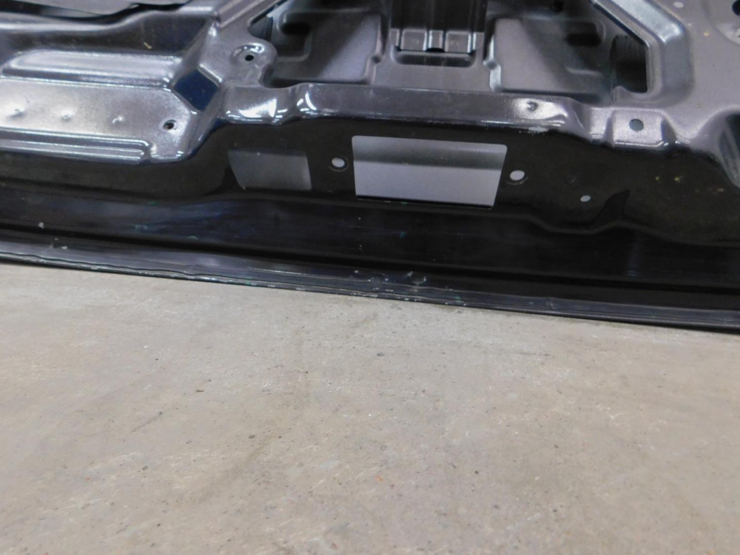 Дверь багажника