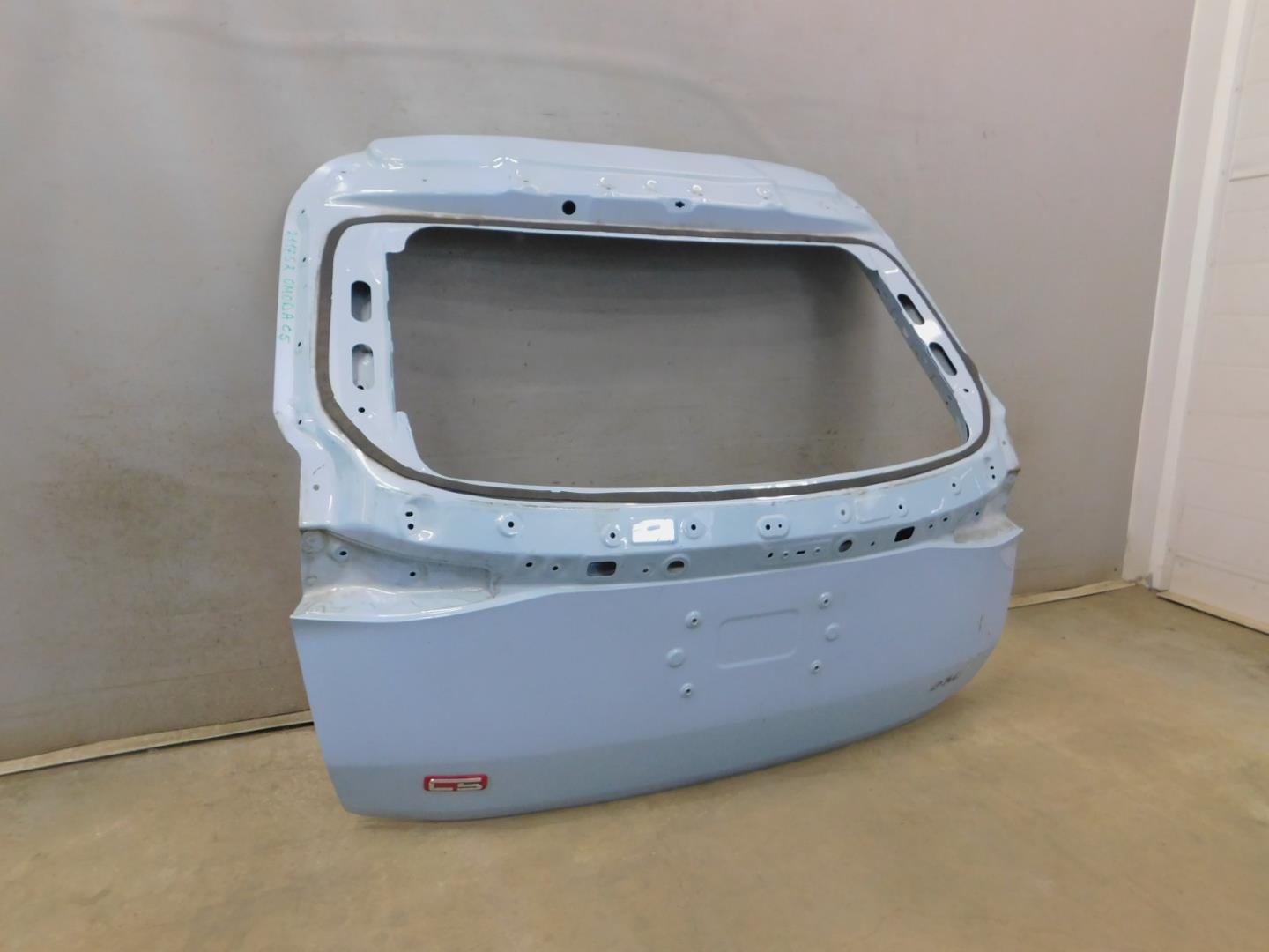 Дверь багажника