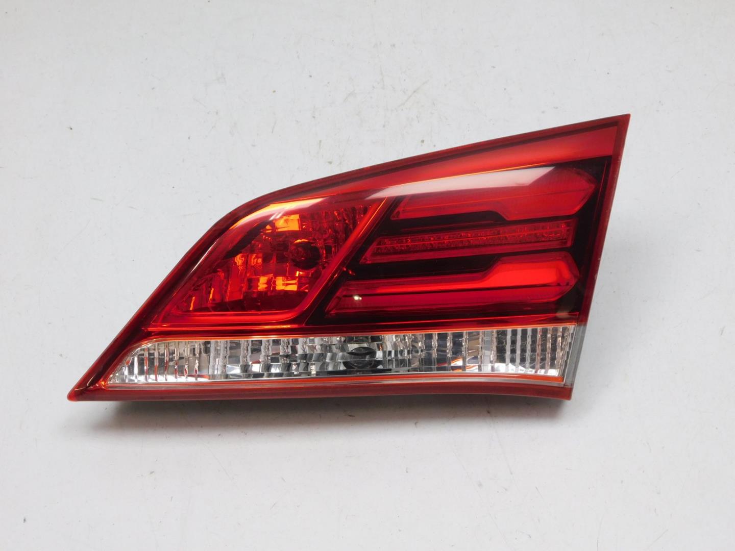 Фонарь задний внутренний правый