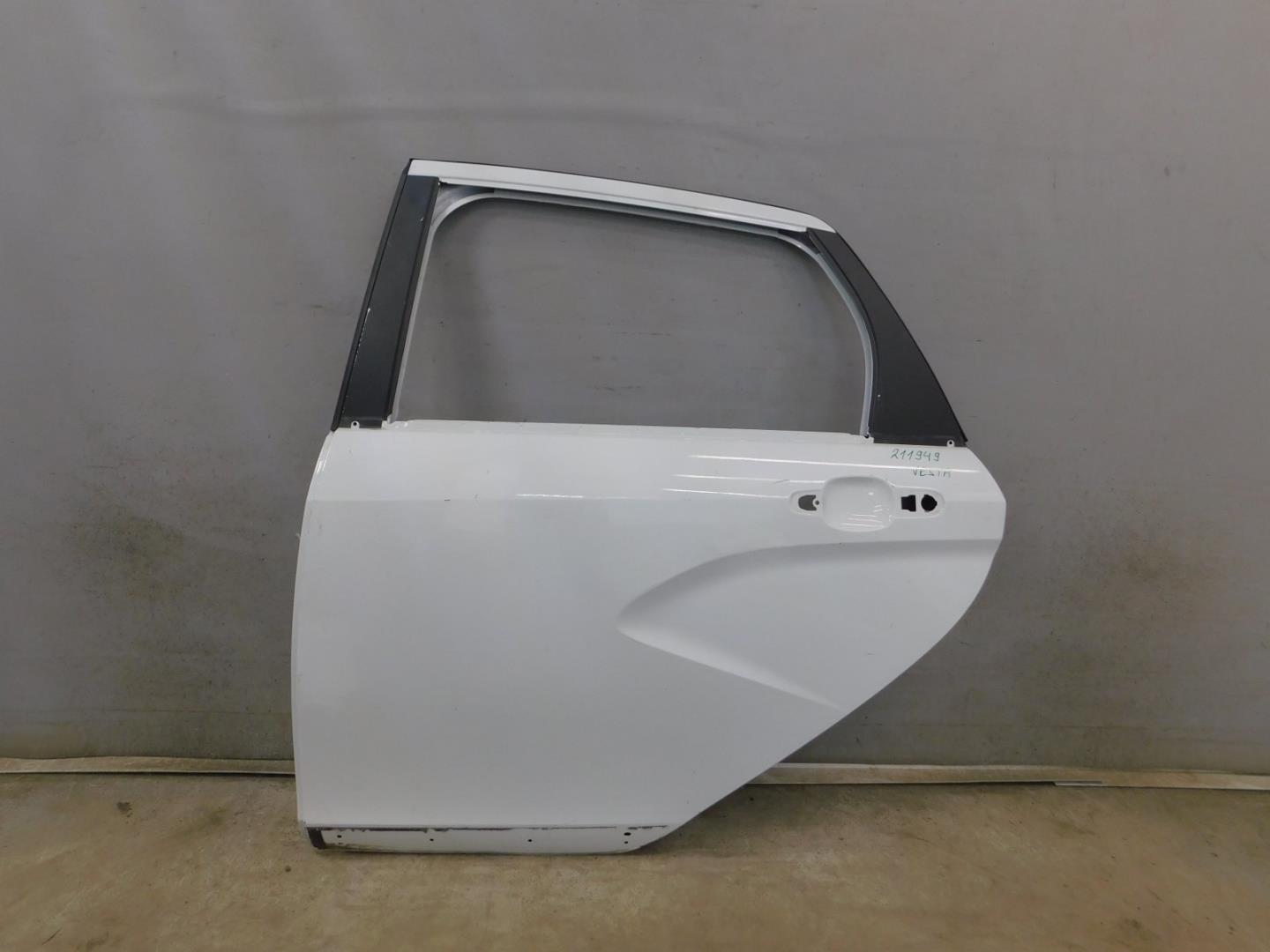 Дверь задняя левая