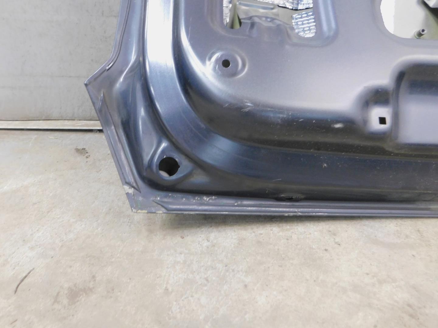 Дверь багажника