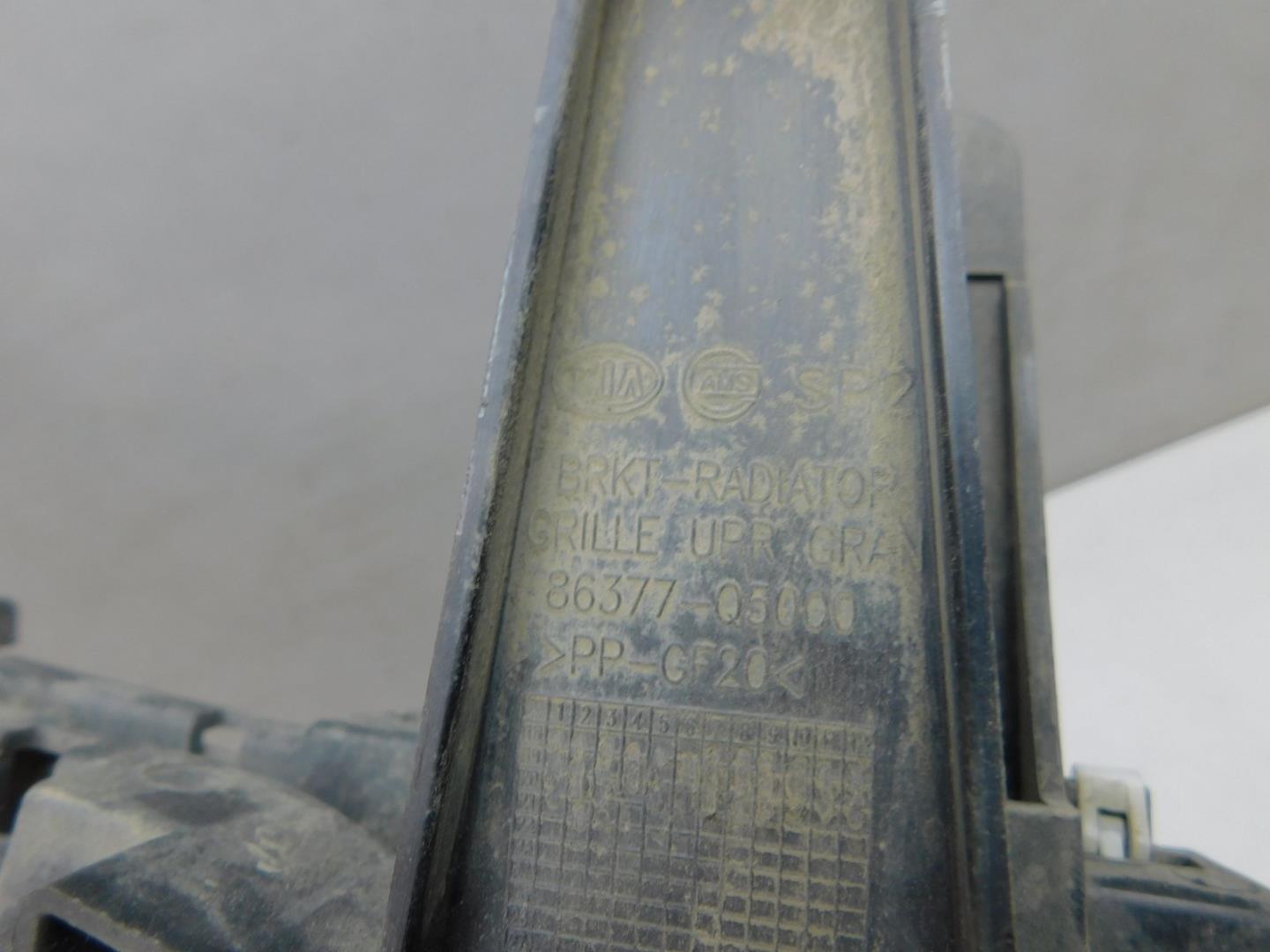 Накладка на решетку радиатора