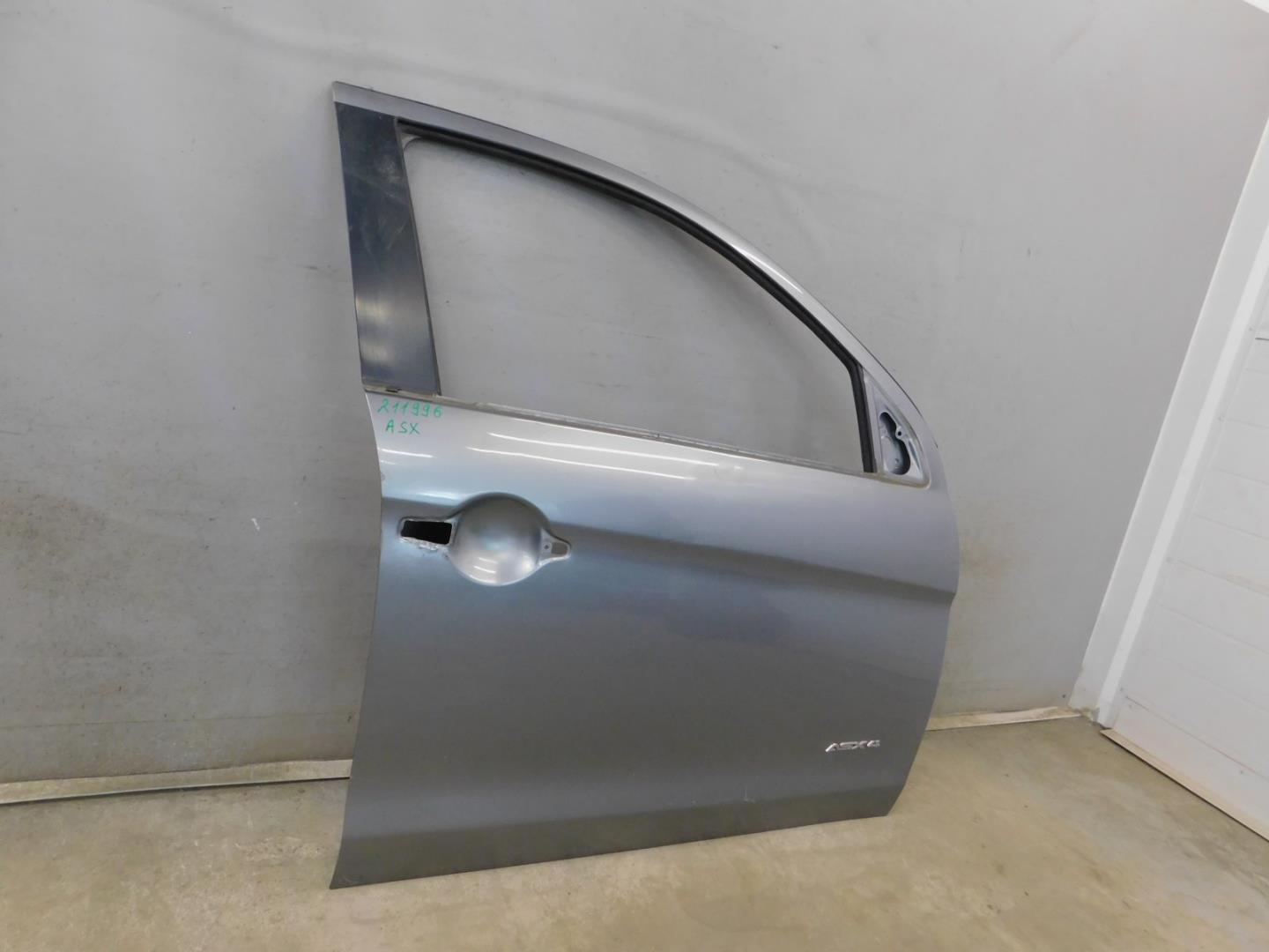 Дверь передняя правая