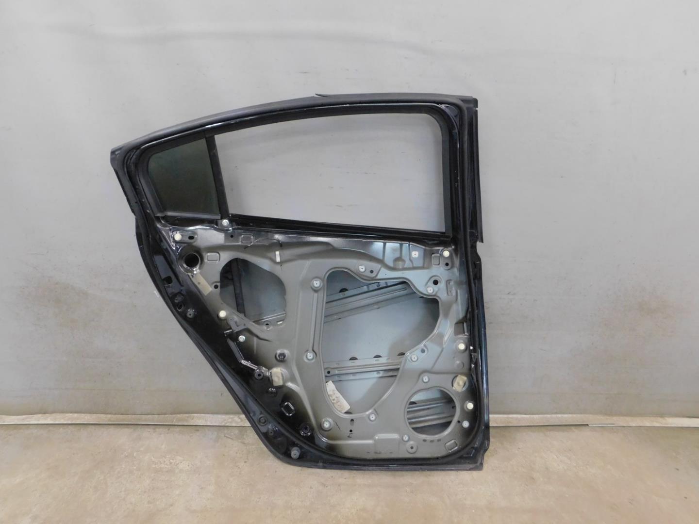 Дверь задняя левая