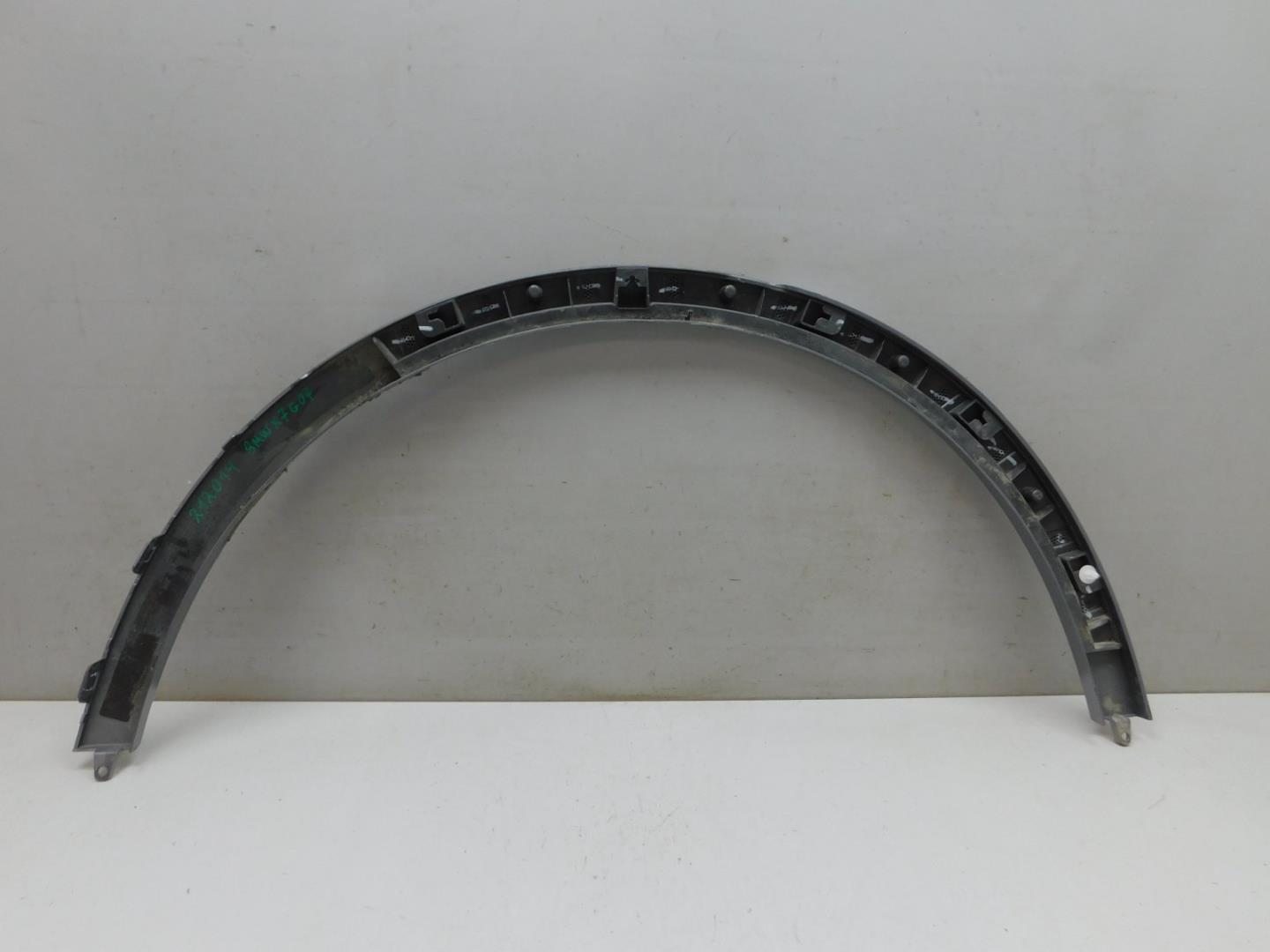 Накладка заднего крыла левого