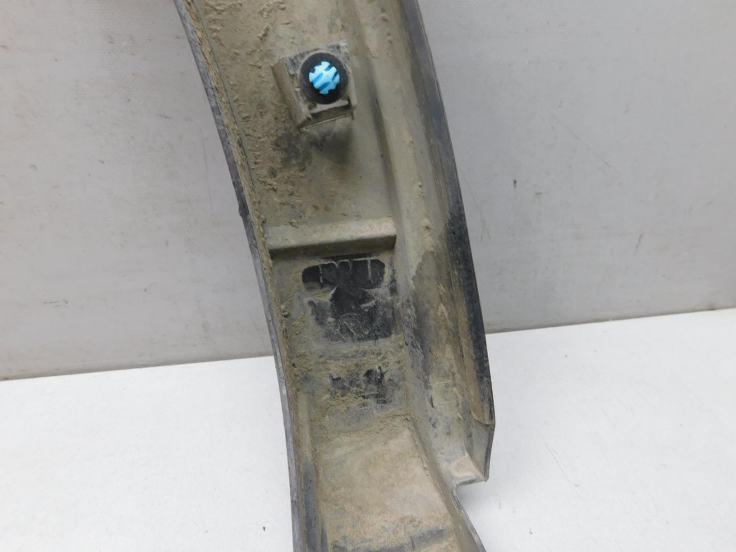 Накладка заднего крыла левого