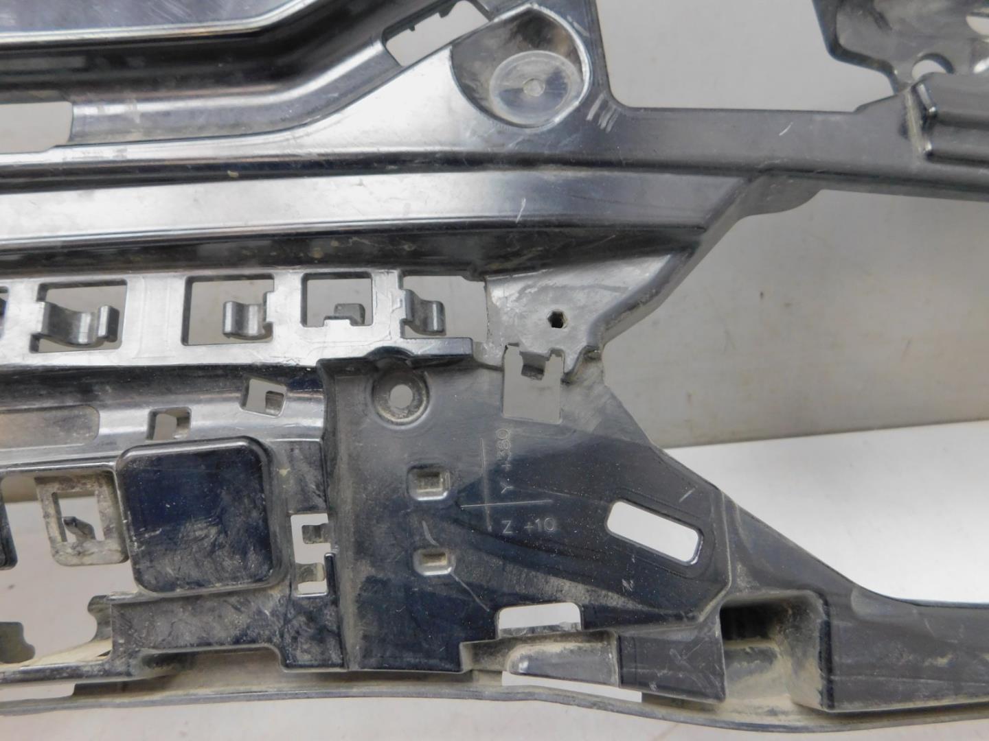 Кронштейн заднего бампера