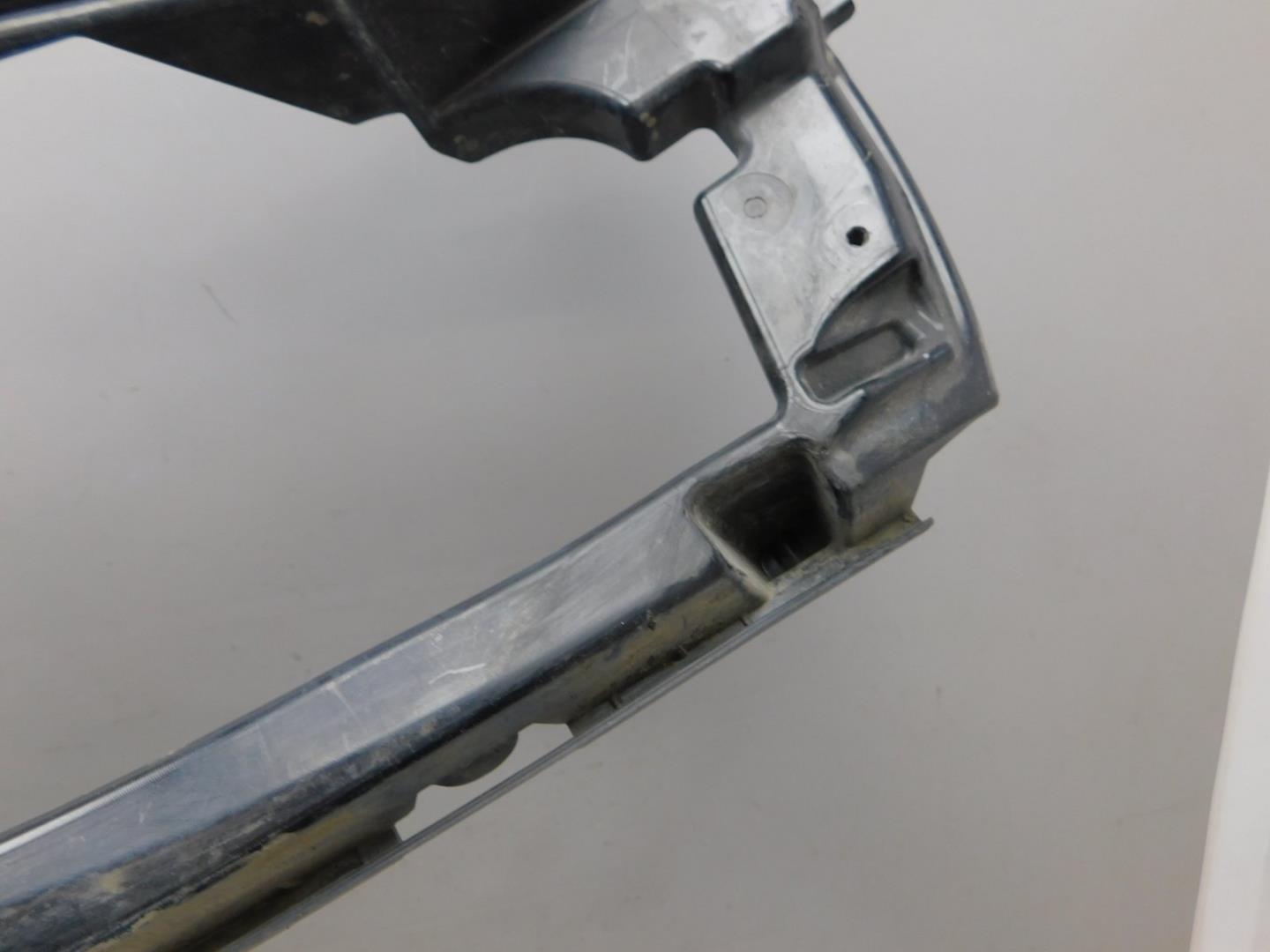 Кронштейн заднего бампера