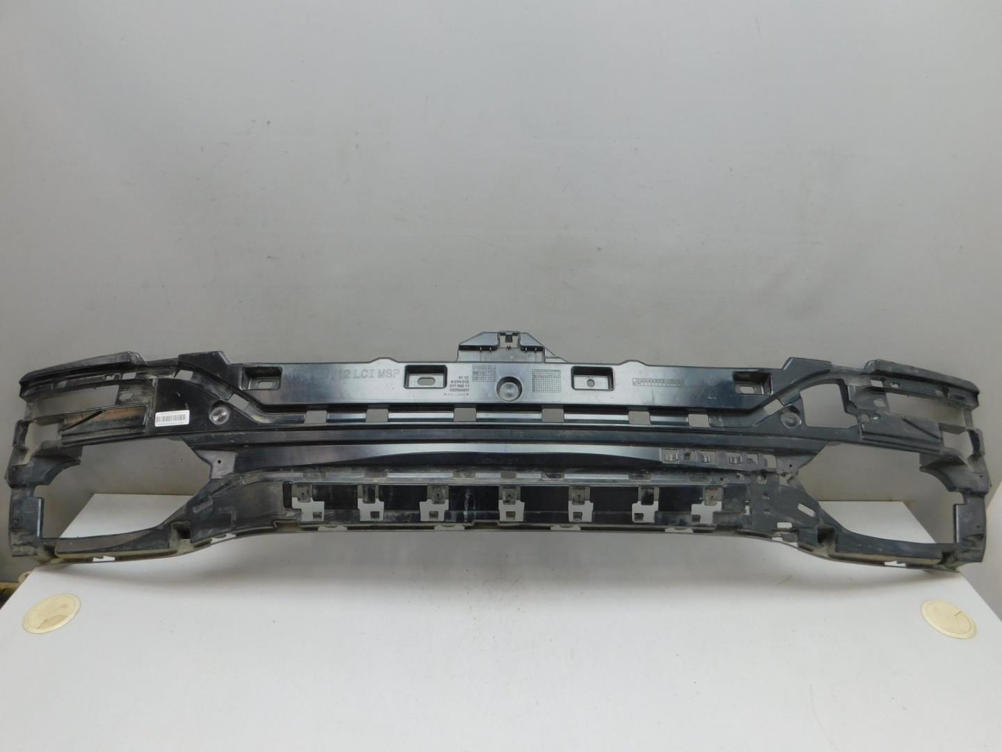 Кронштейн заднего бампера