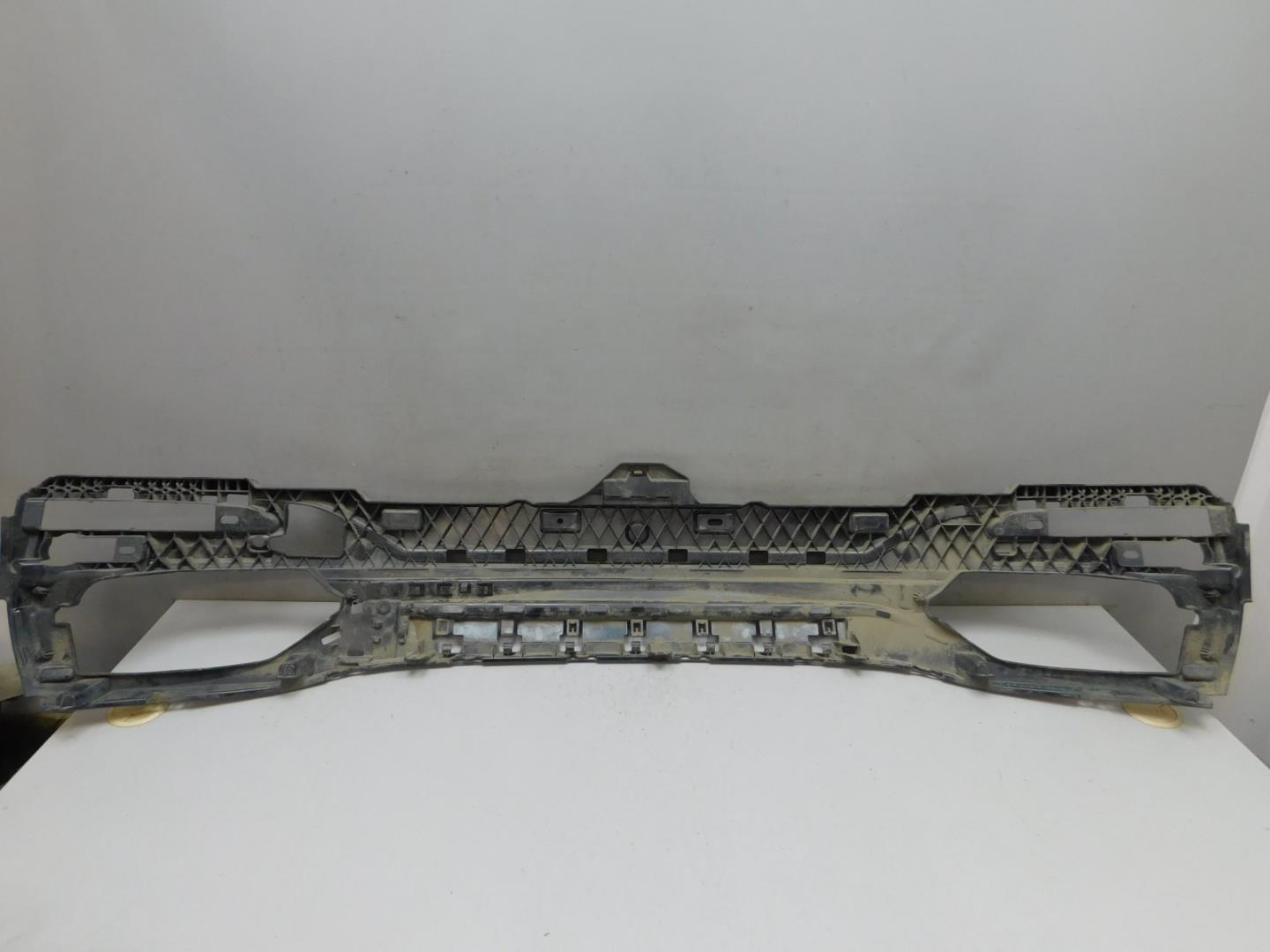 Кронштейн заднего бампера