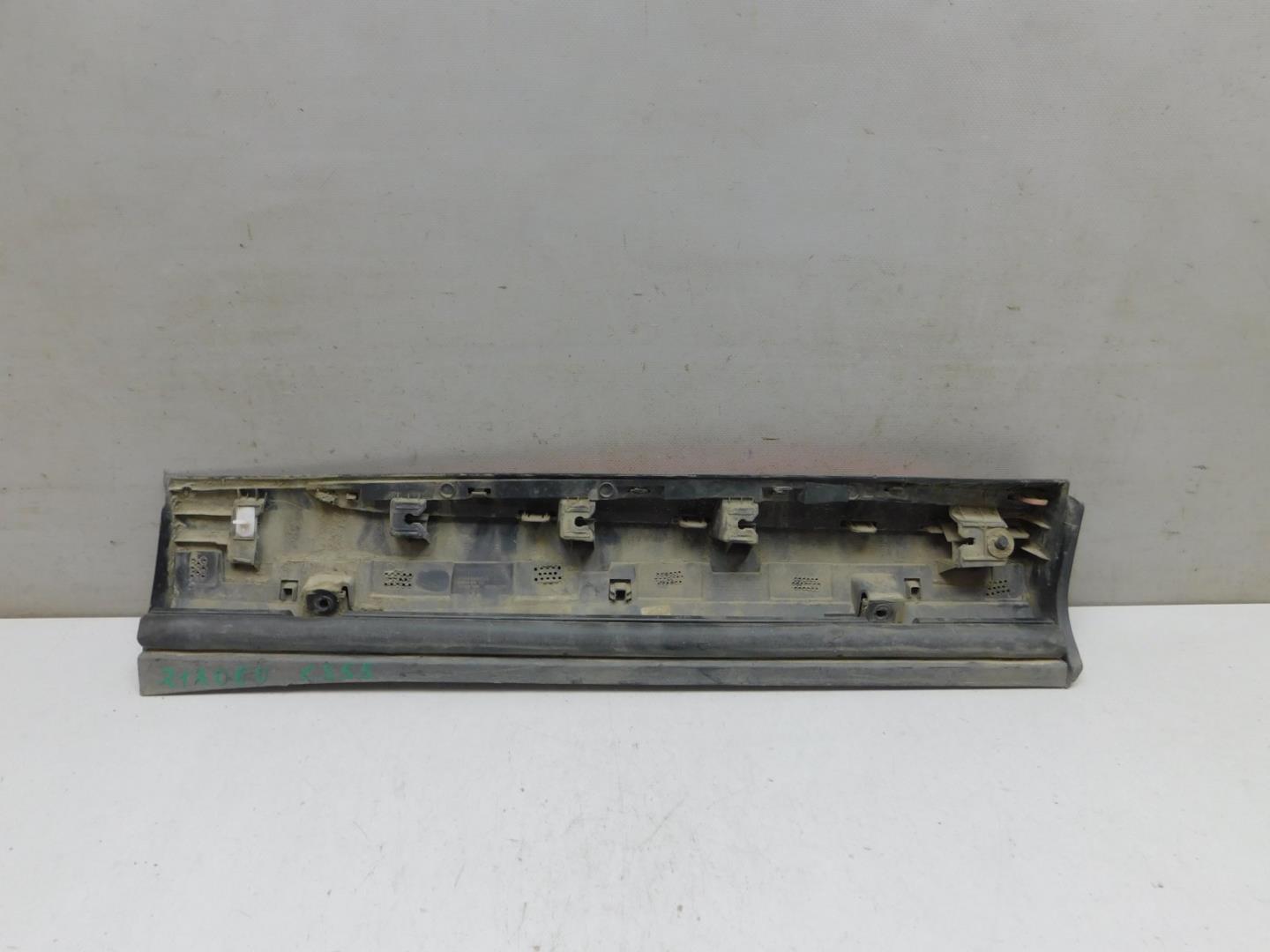 Накладка двери задней левой