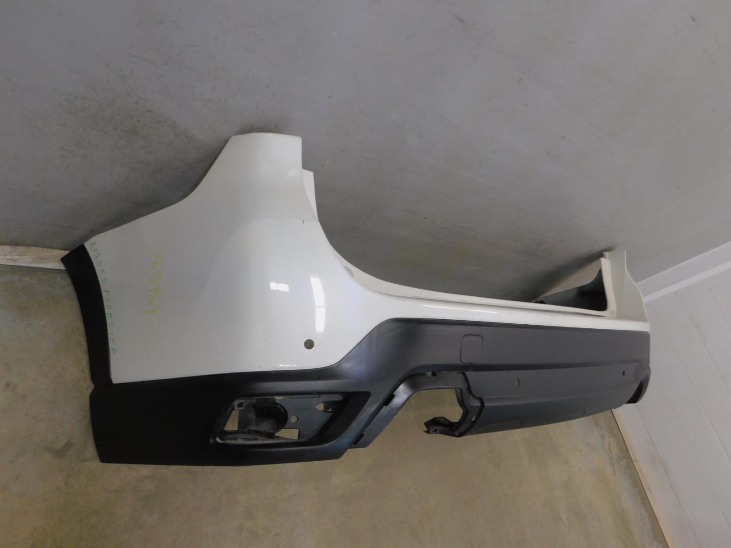 Бампер задний