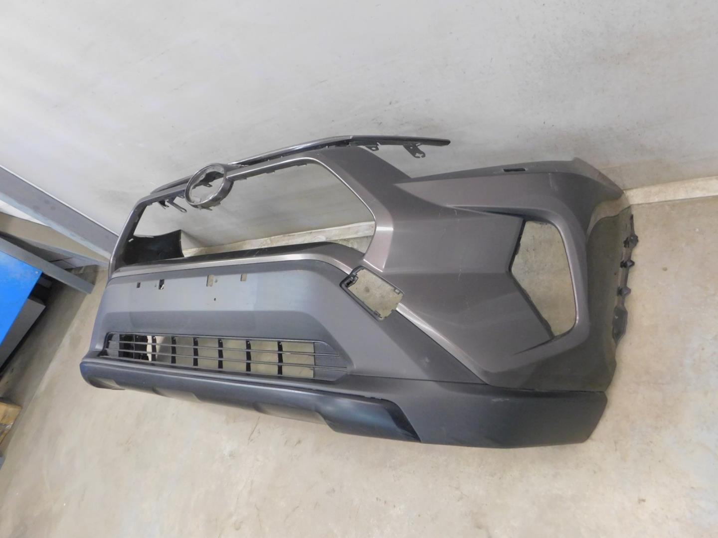 Бампер передний