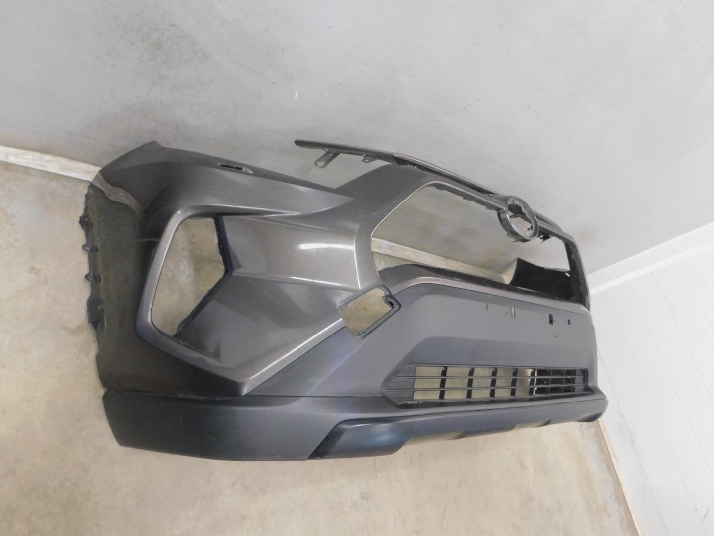 Бампер передний