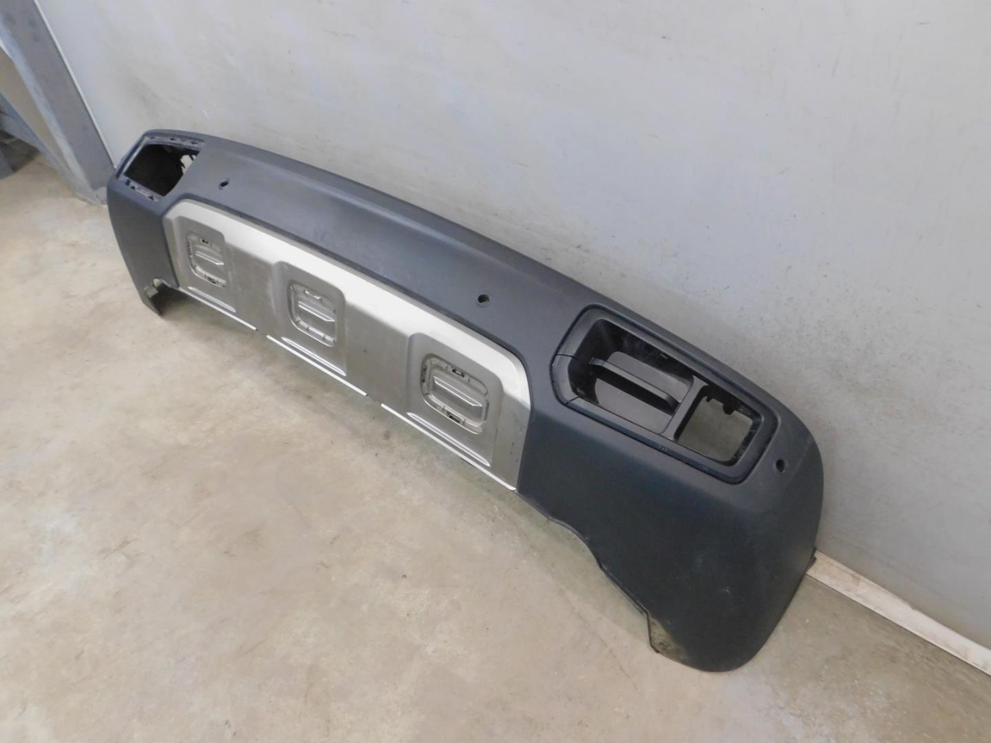 Бампер задний