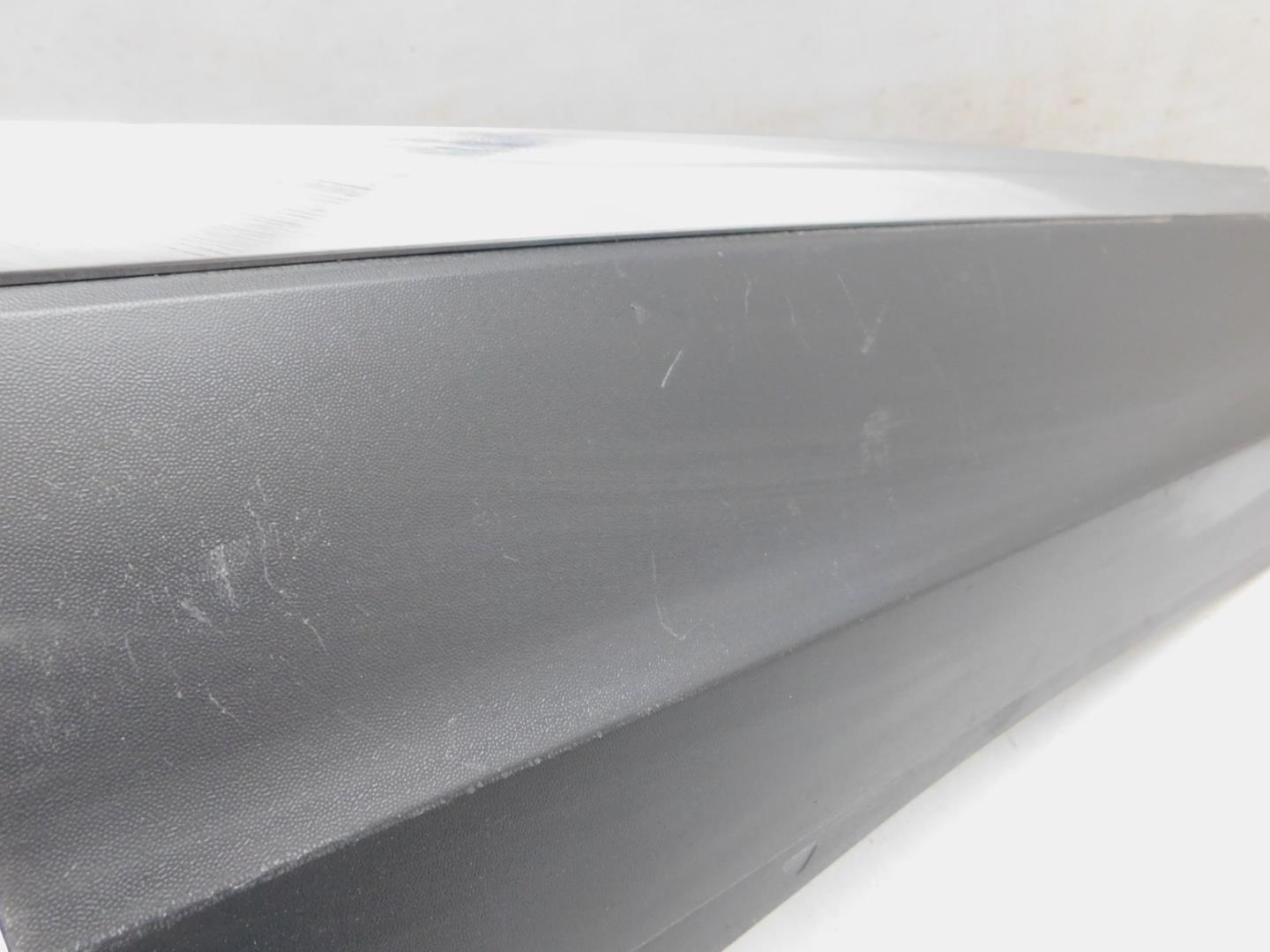 Накладка двери задней правой