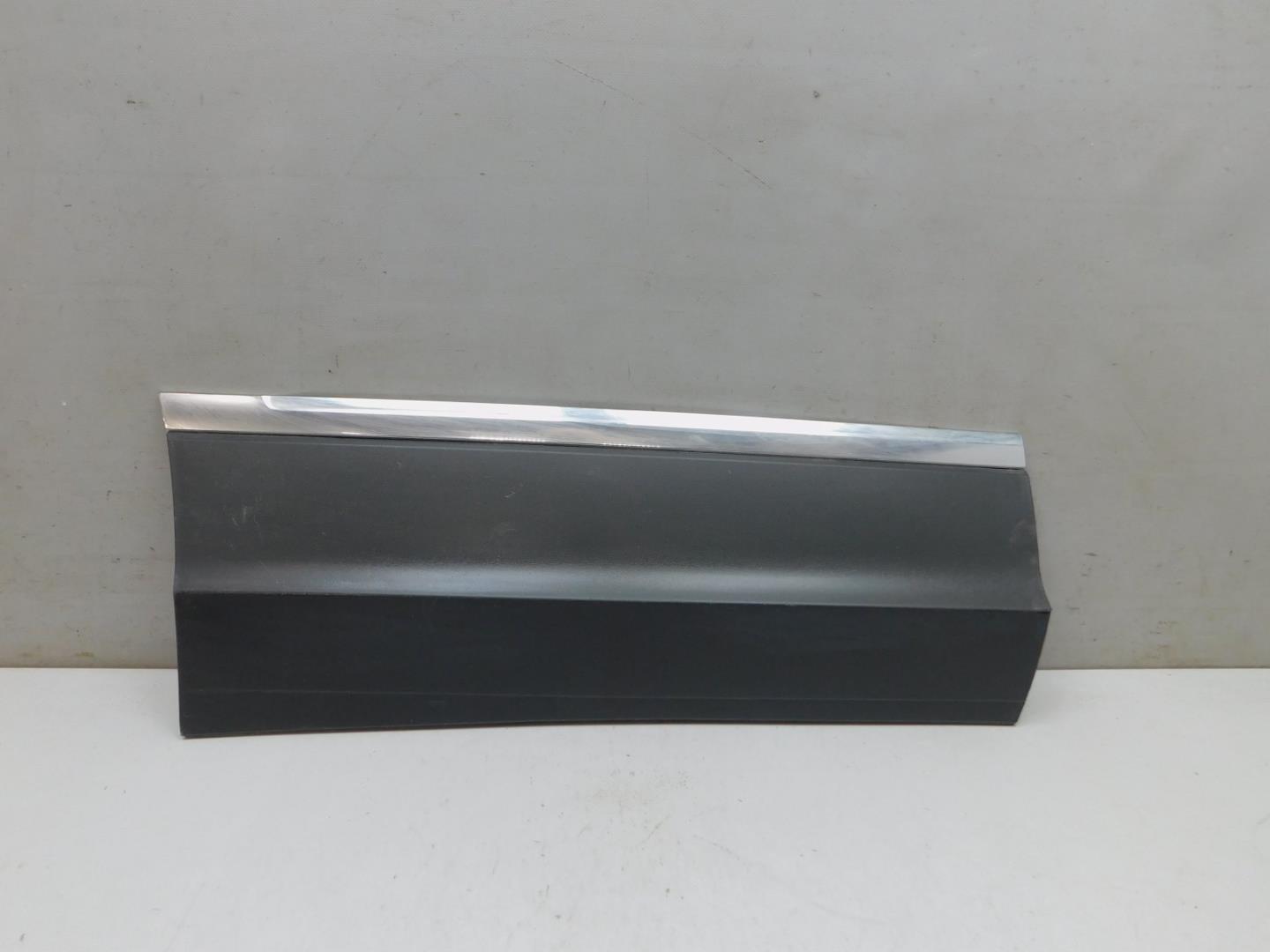 Накладка двери задней правой