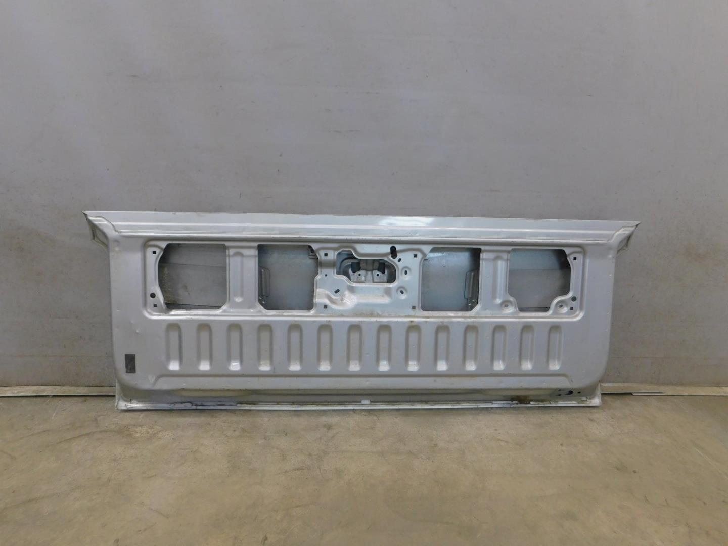 Дверь багажника нижняя (борт)