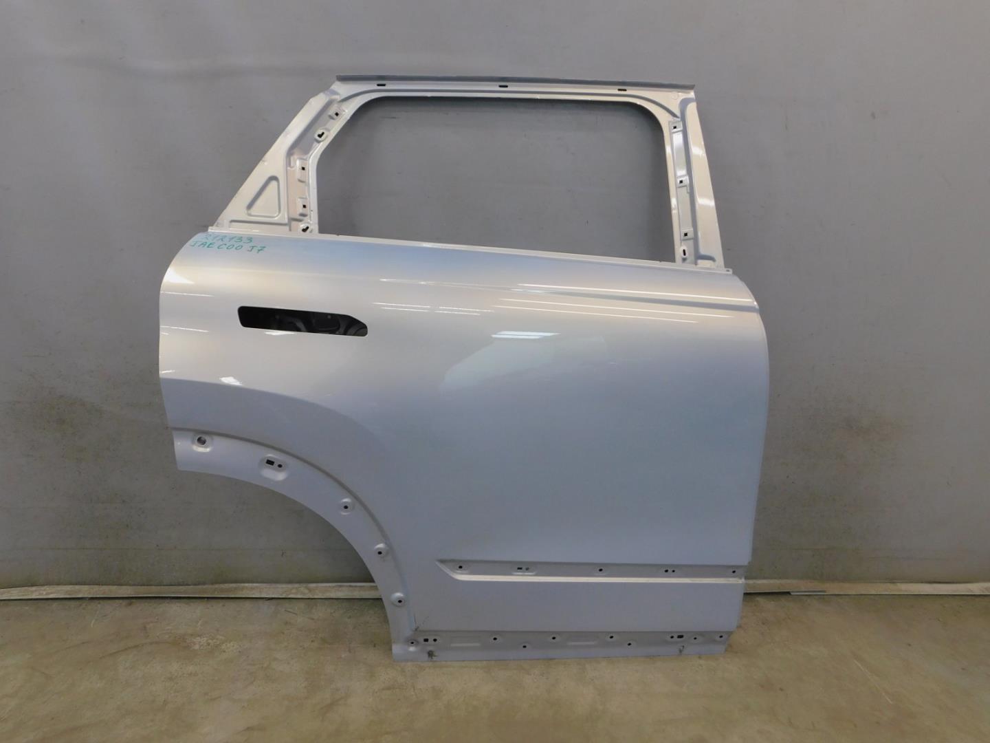 Дверь задняя правая