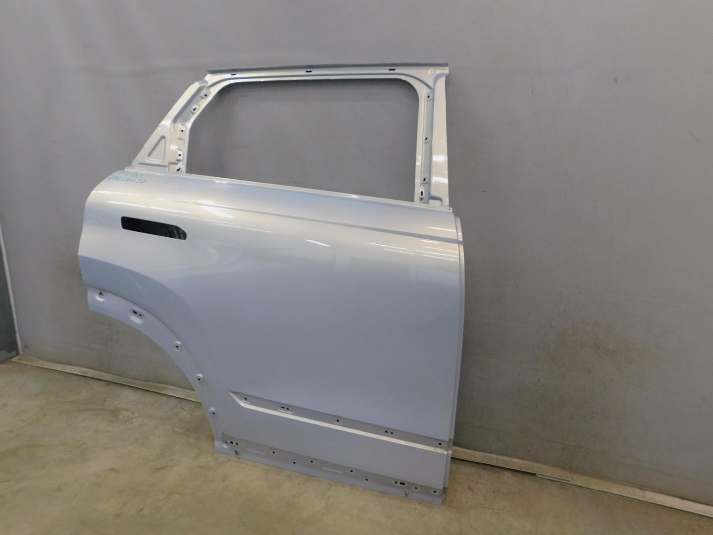 Дверь задняя правая